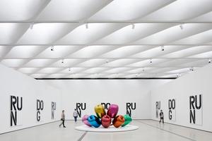 Gallery featuring work by Jeff Koons and Christopher Wool