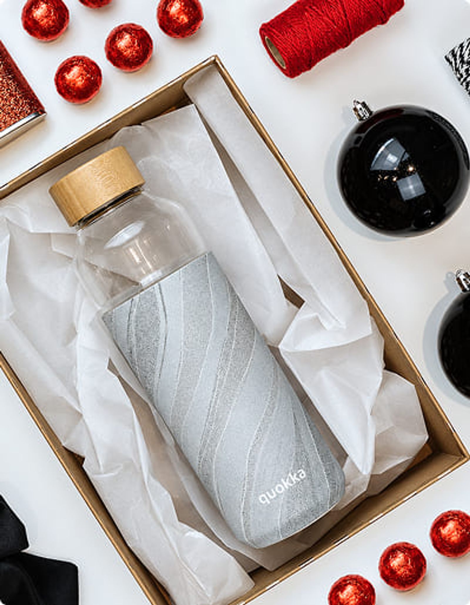 Personalisierbare Trinkflasche als Weihnachtsgeschenk in hochwertiger Geschenkbox