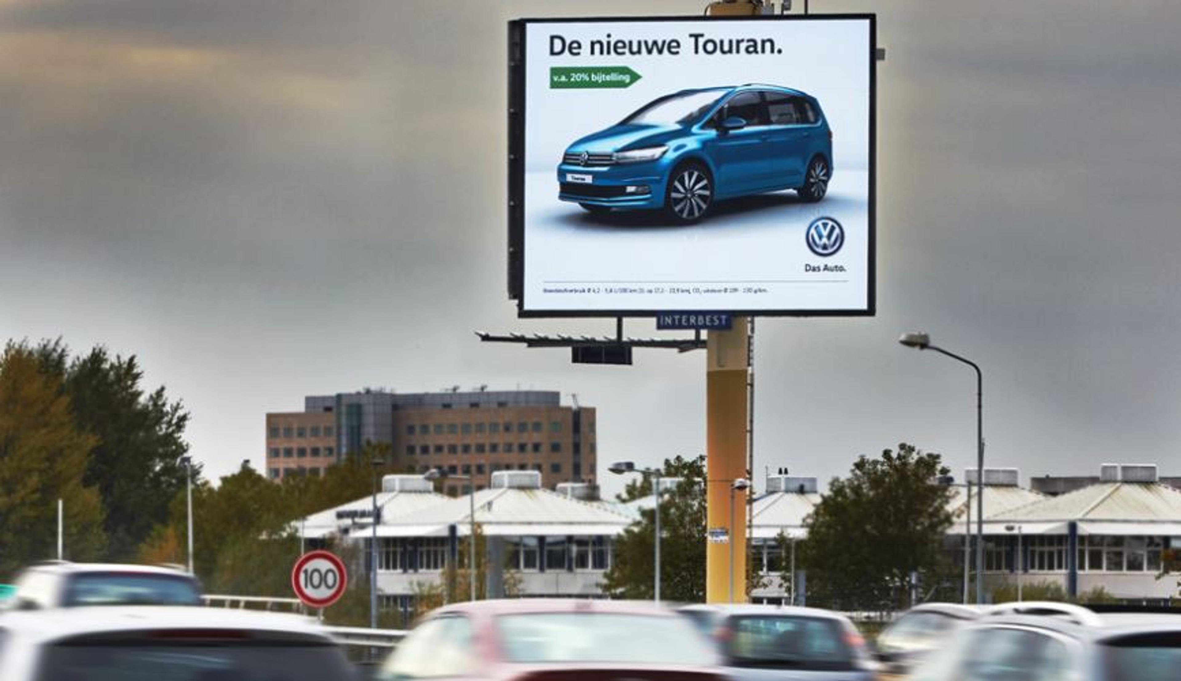 Interbest lanceert nieuwe LED reclamemast bij Coentunnel A10