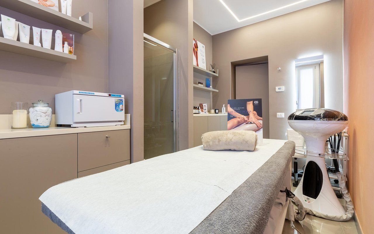 Cabina per i trattamenti corpo con apparecchiatura professionale