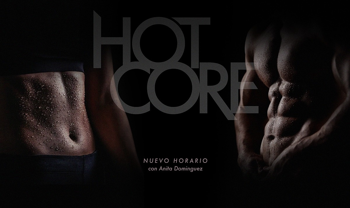 A aula de Hot Core no Inhala Hot Yoga