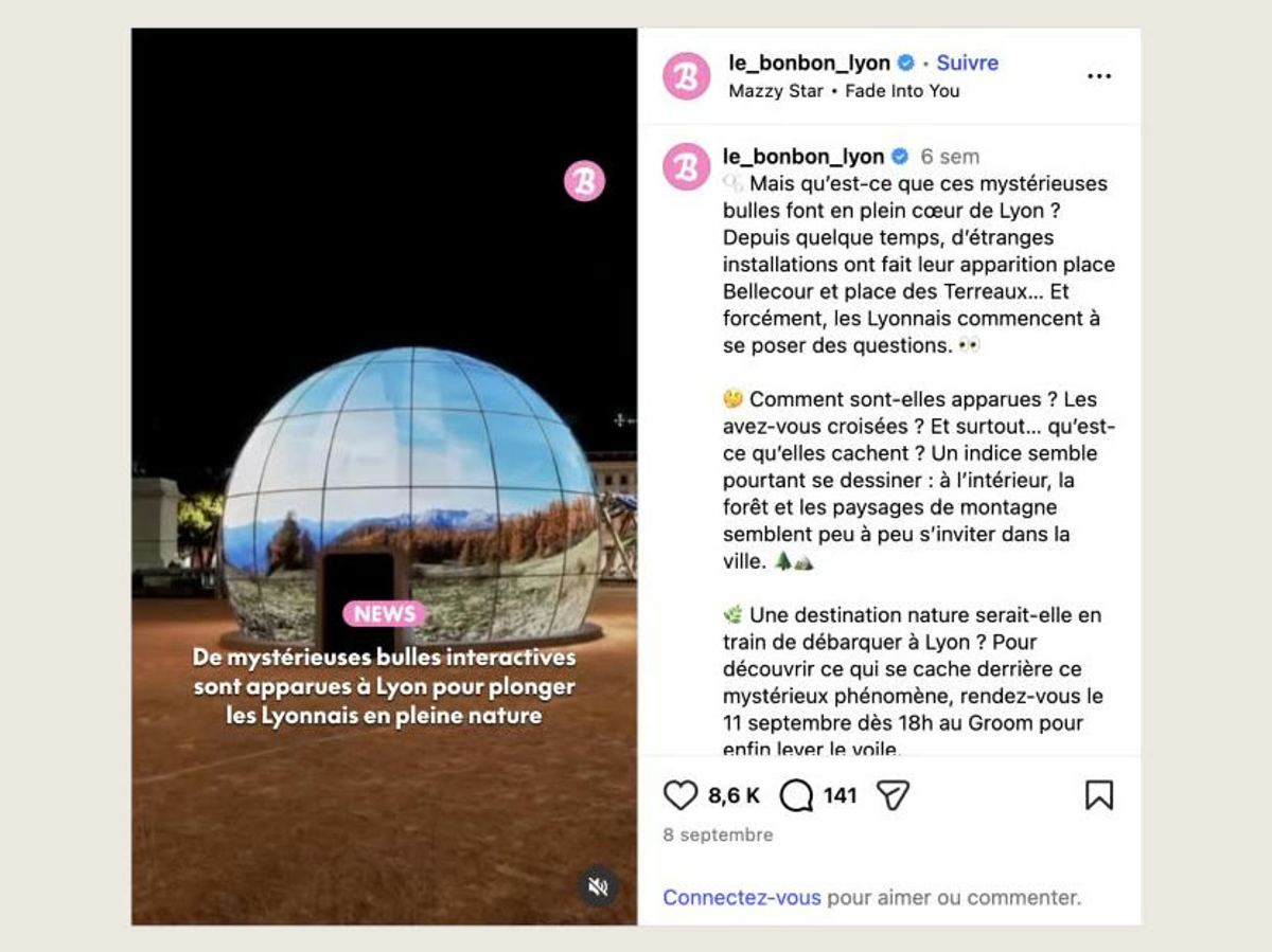 Capture d'une publication Instagram du Bonbon Lyon : la bulle illuminée de nuit et la légende sur de mystérieuses bulles à Lyon