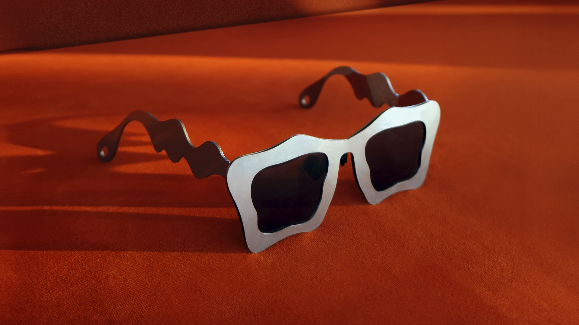 A Pair of Sunglasses I_desktop_02