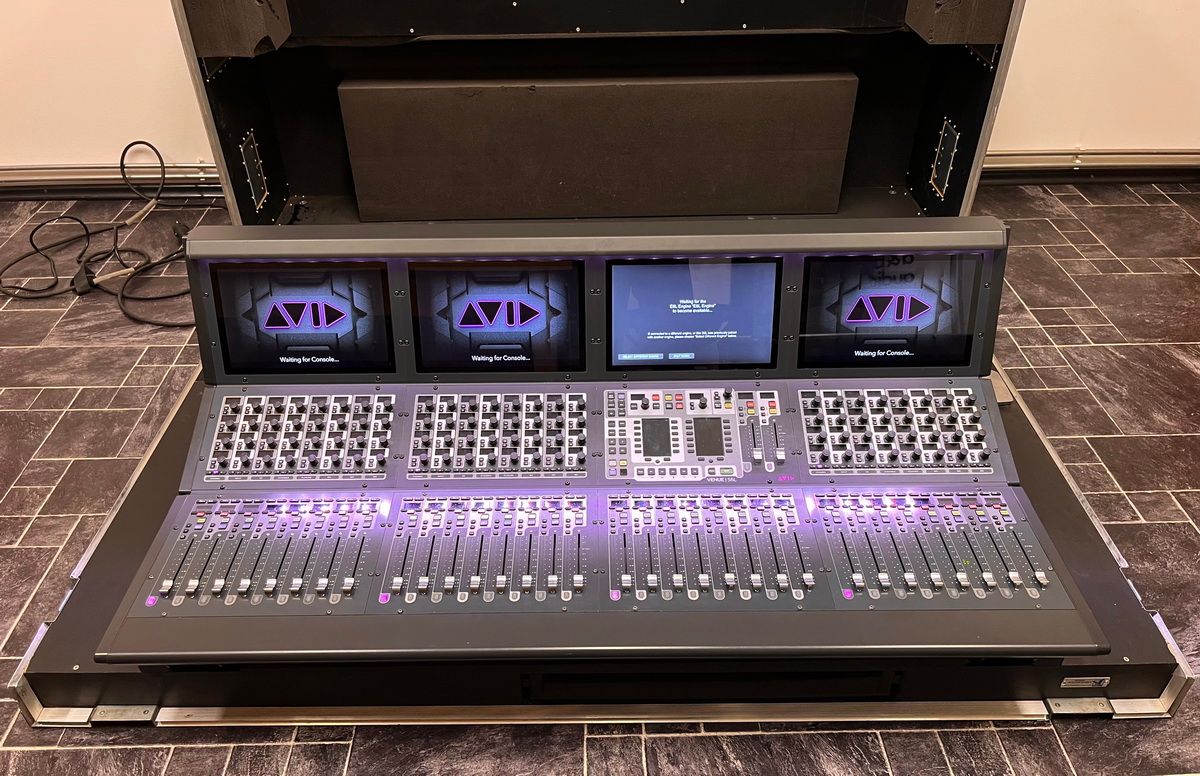 Foto · Avid VENUE | S6L
