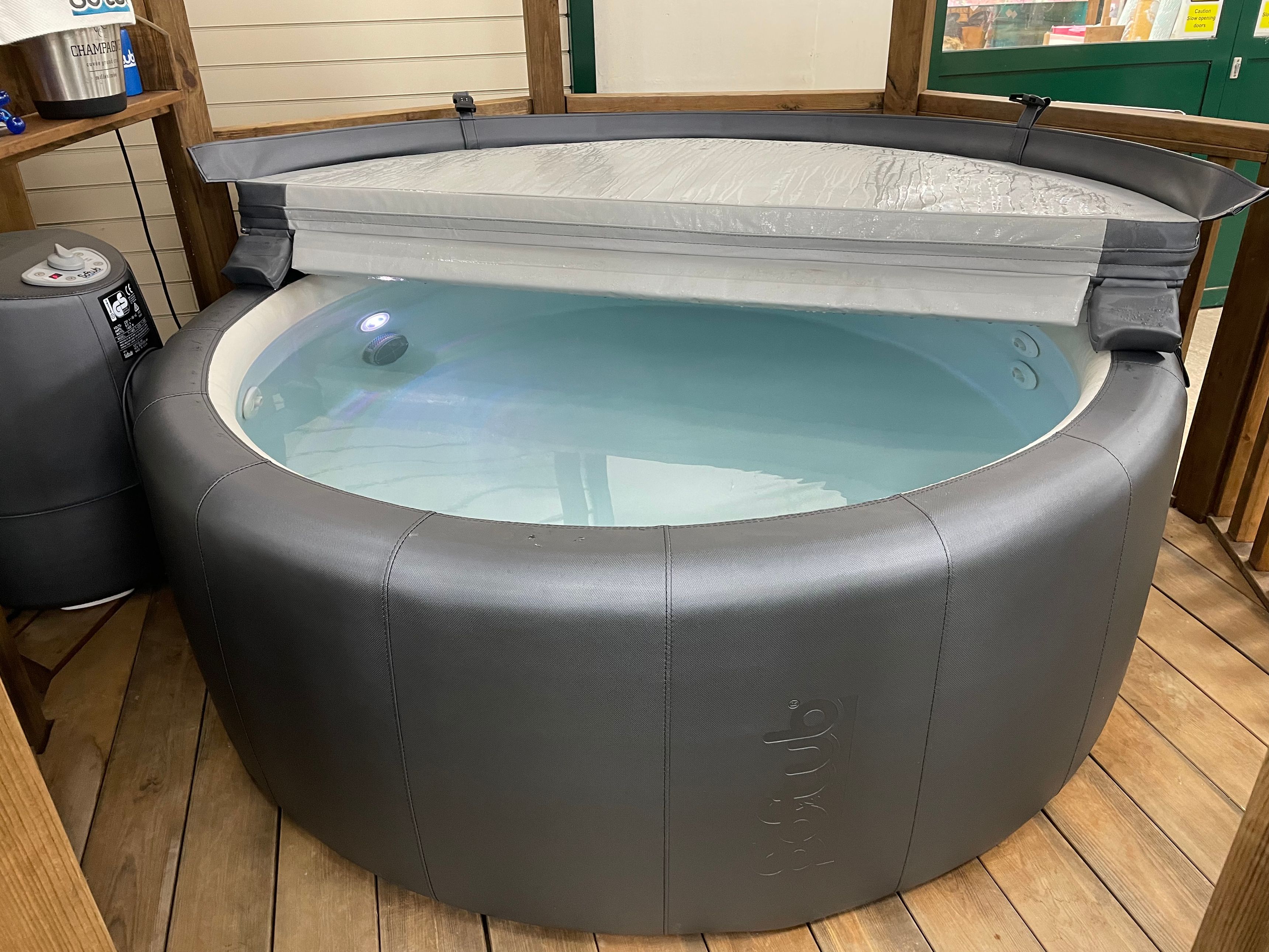 ExDisplay Softub Legend T220 The Softub Legend is spacious enough for
