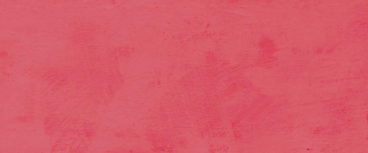Pinkfarbener Hintergrund mit leichter Struktur durch dunklere, fast rötliche Streifen, wie bei ungleichmäßig aufgetragener Wandfarbe.