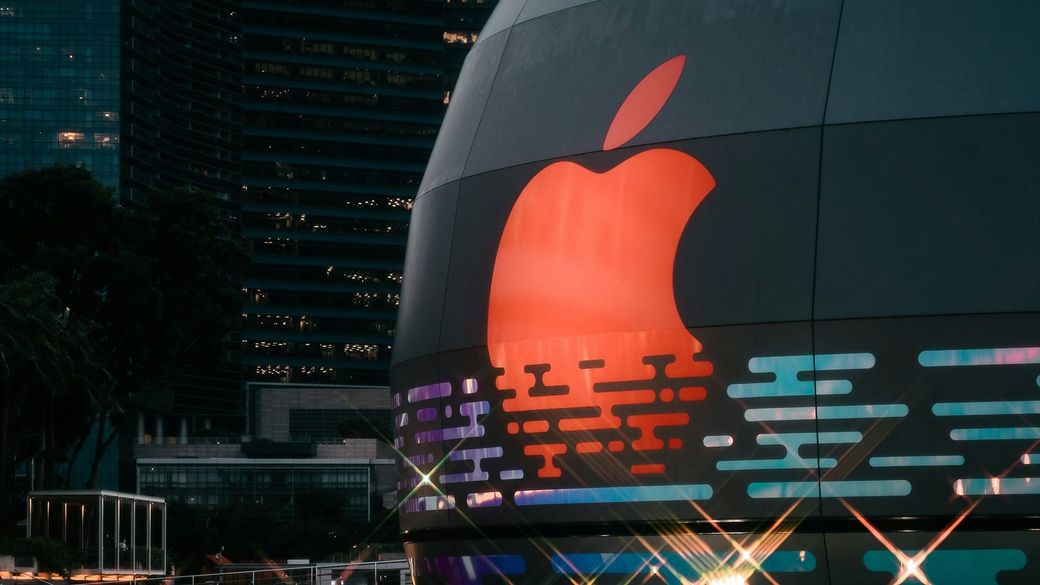 Apple executive Mike Rockwell weighs stepping back