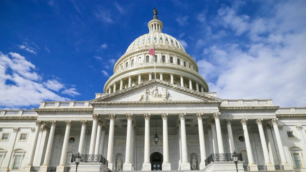 US crypto market structure bill faces August deadline as senator demands ethics ban on officials profiting from industry