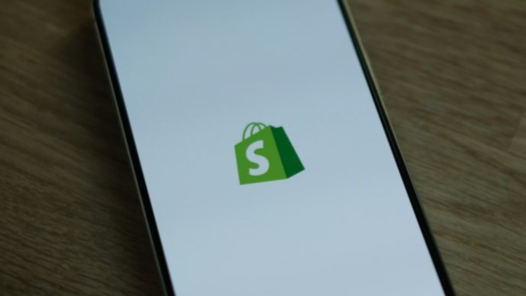 Sell online/in person by Shopify Inc. on the AppsHunter.io. See screenshots, ratings and reviews, user tips, and more — Credit: Photo by appshunter.io on Unsplash