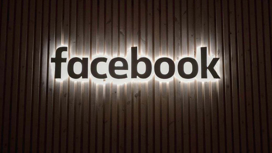 Zuckerberg Signs a Cheque for His Own Company. Meta’s Privacy Past Comes Back to Collect