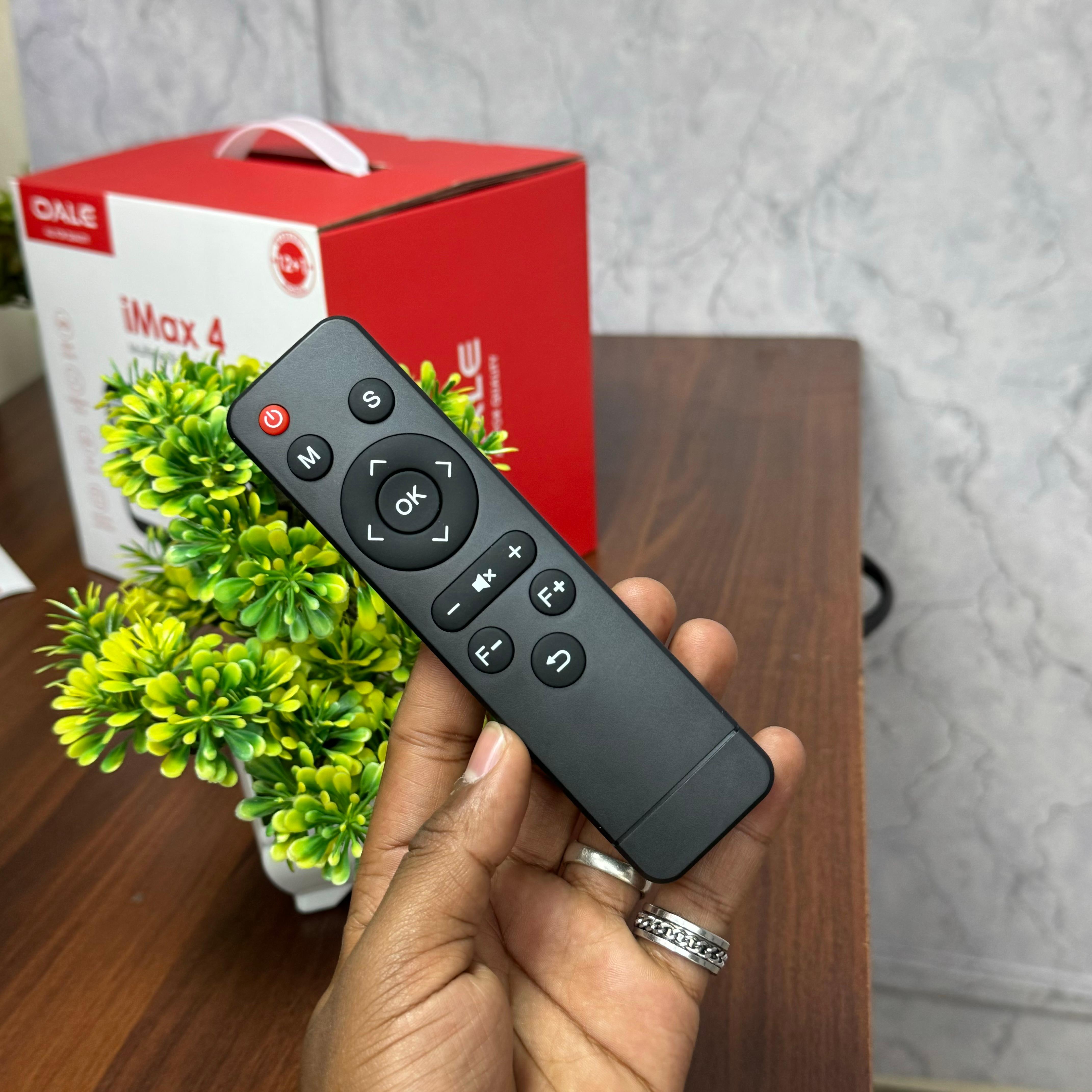 Oale iMax 4 portable projector image 5