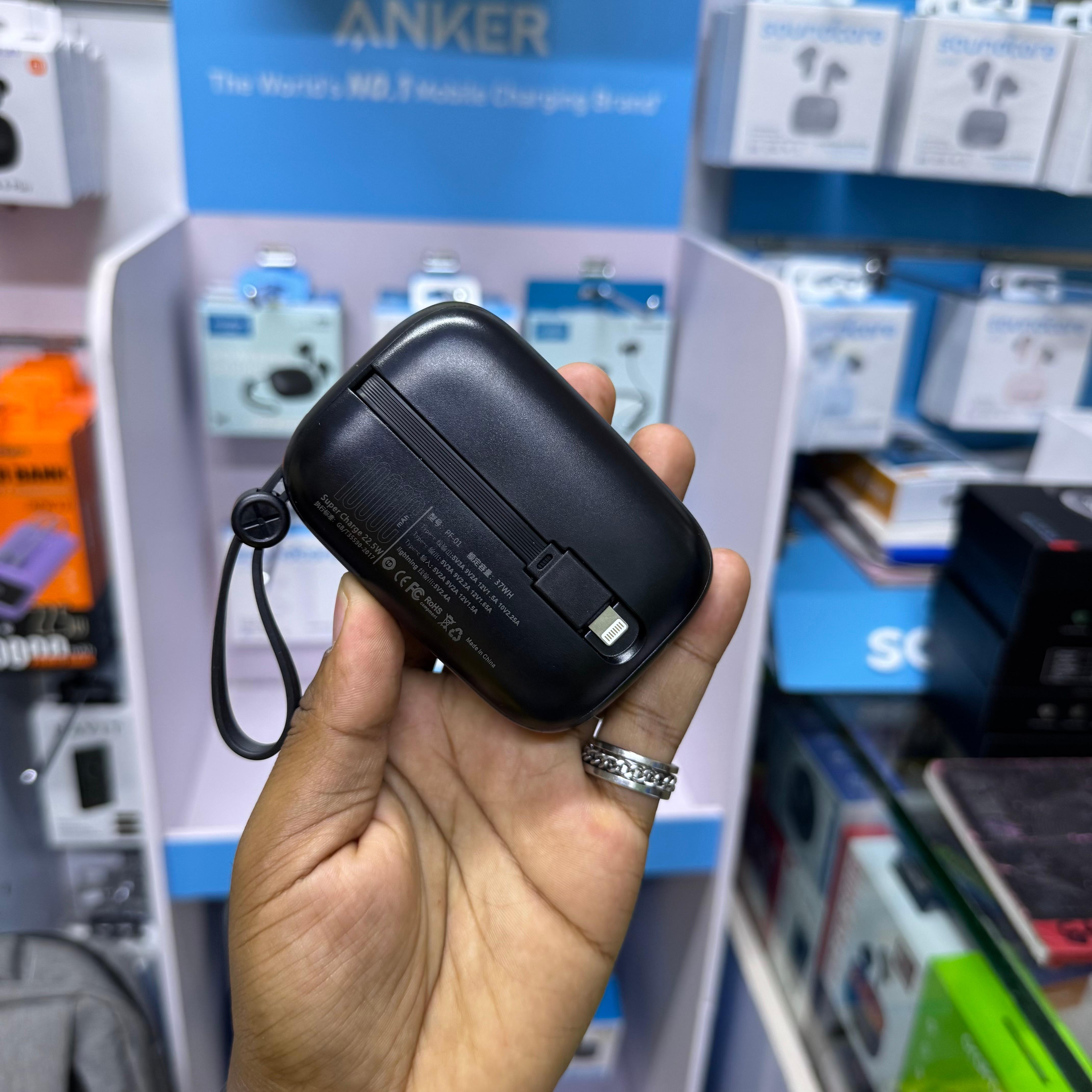 Utarudi 10000mAh portable powerbank with cables image 3