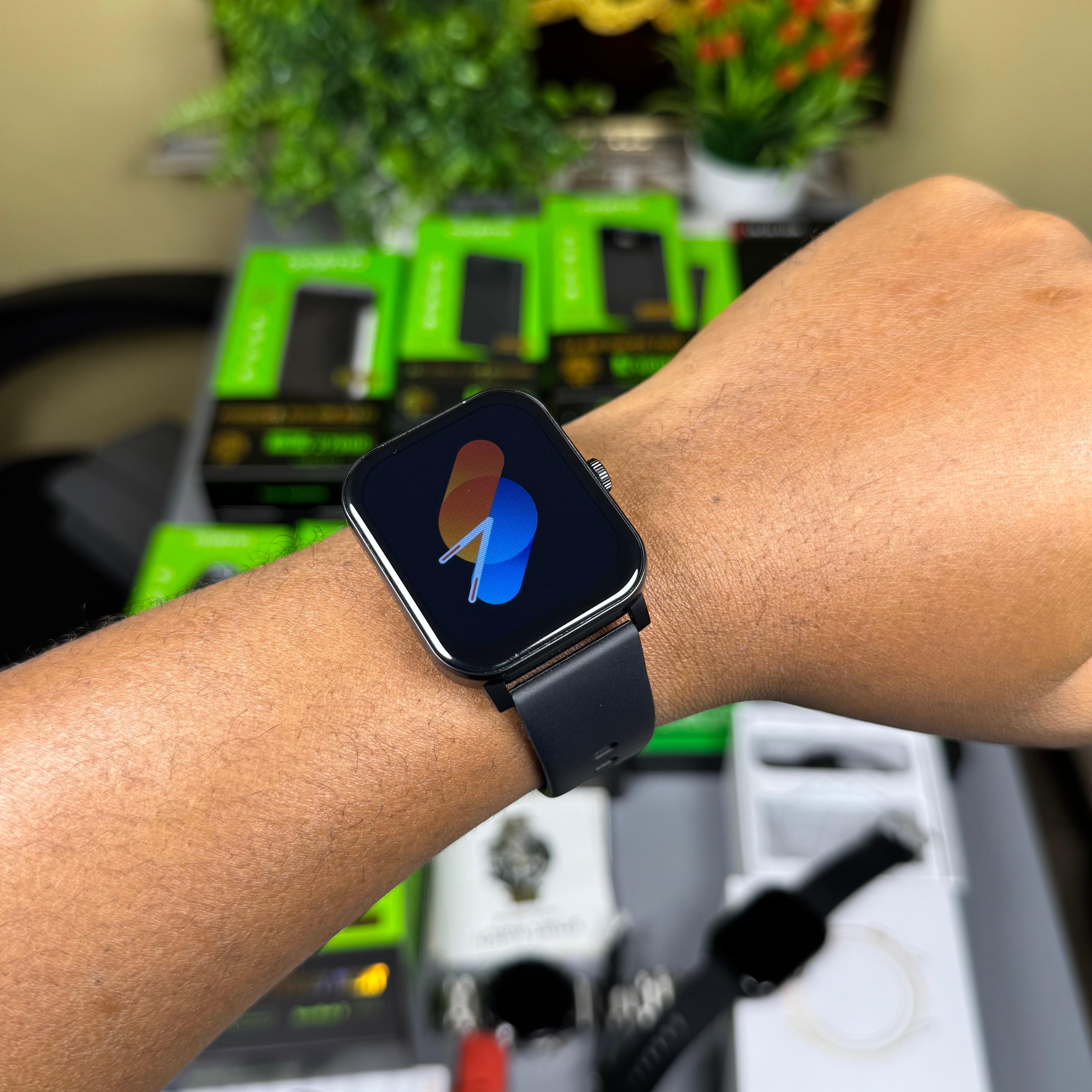 Havit M9045 Small Square Smartwatch perfect for ladies