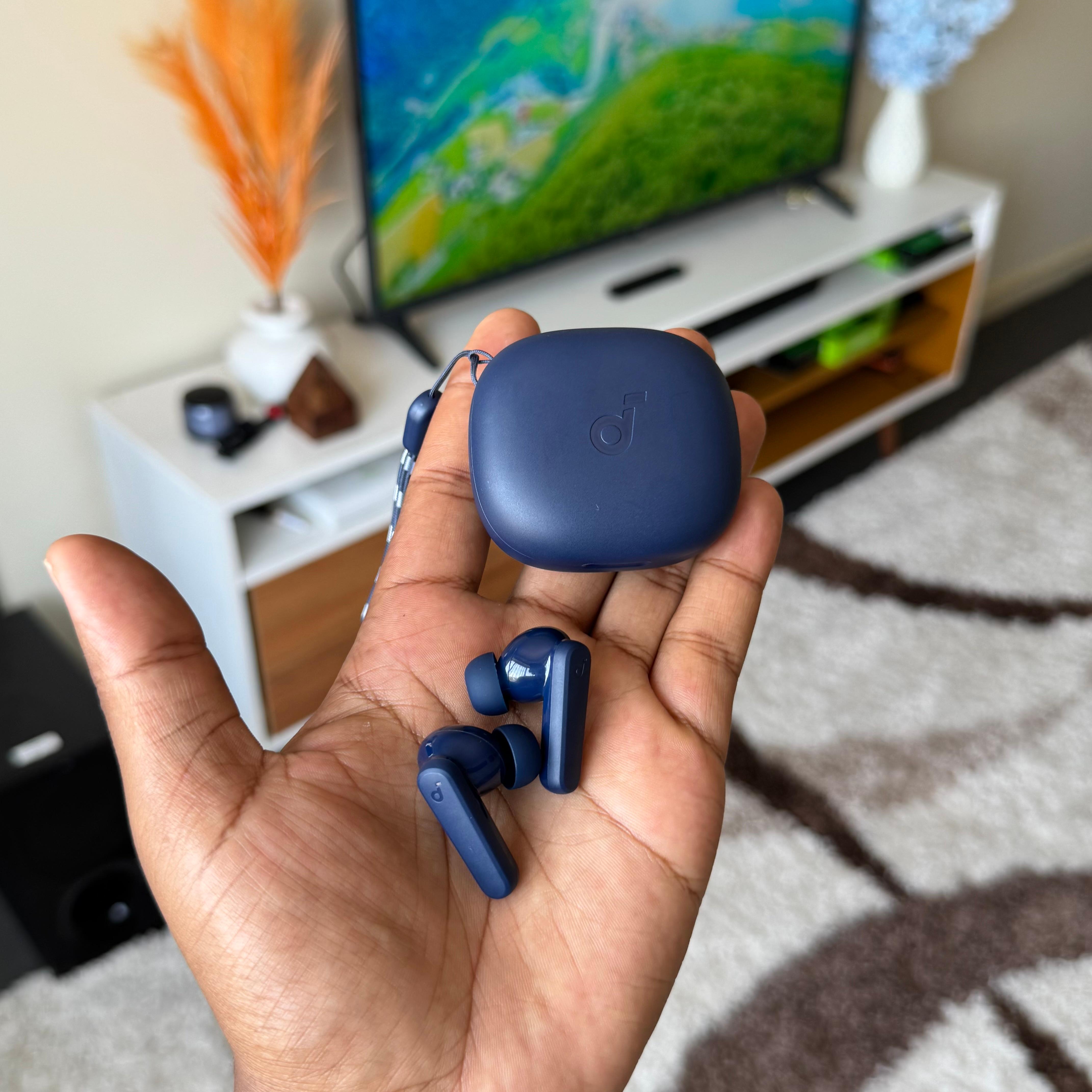 Soundcore R50i with rubber tips image 4