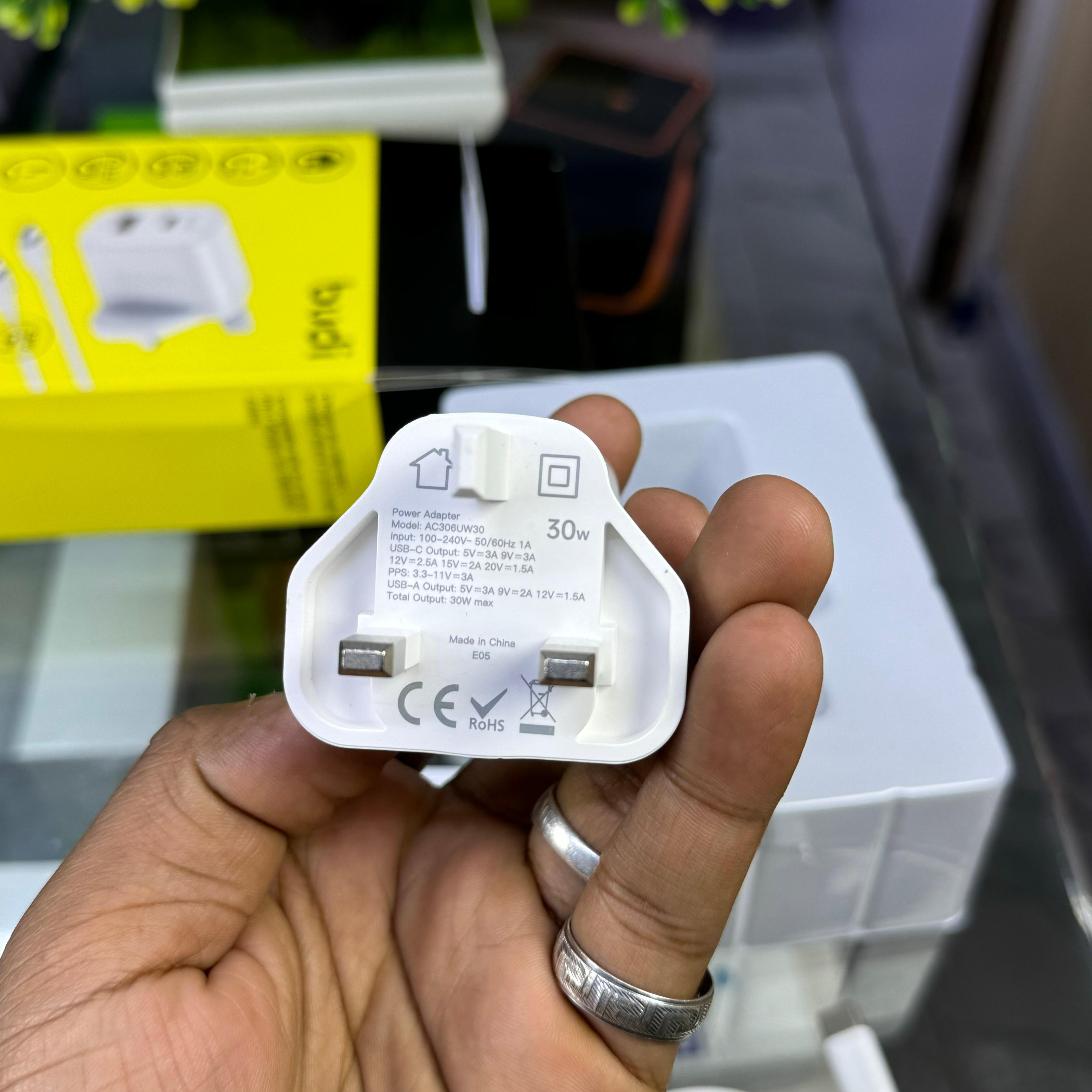 Budi 30W wall charger and 65W Pd cable image 3