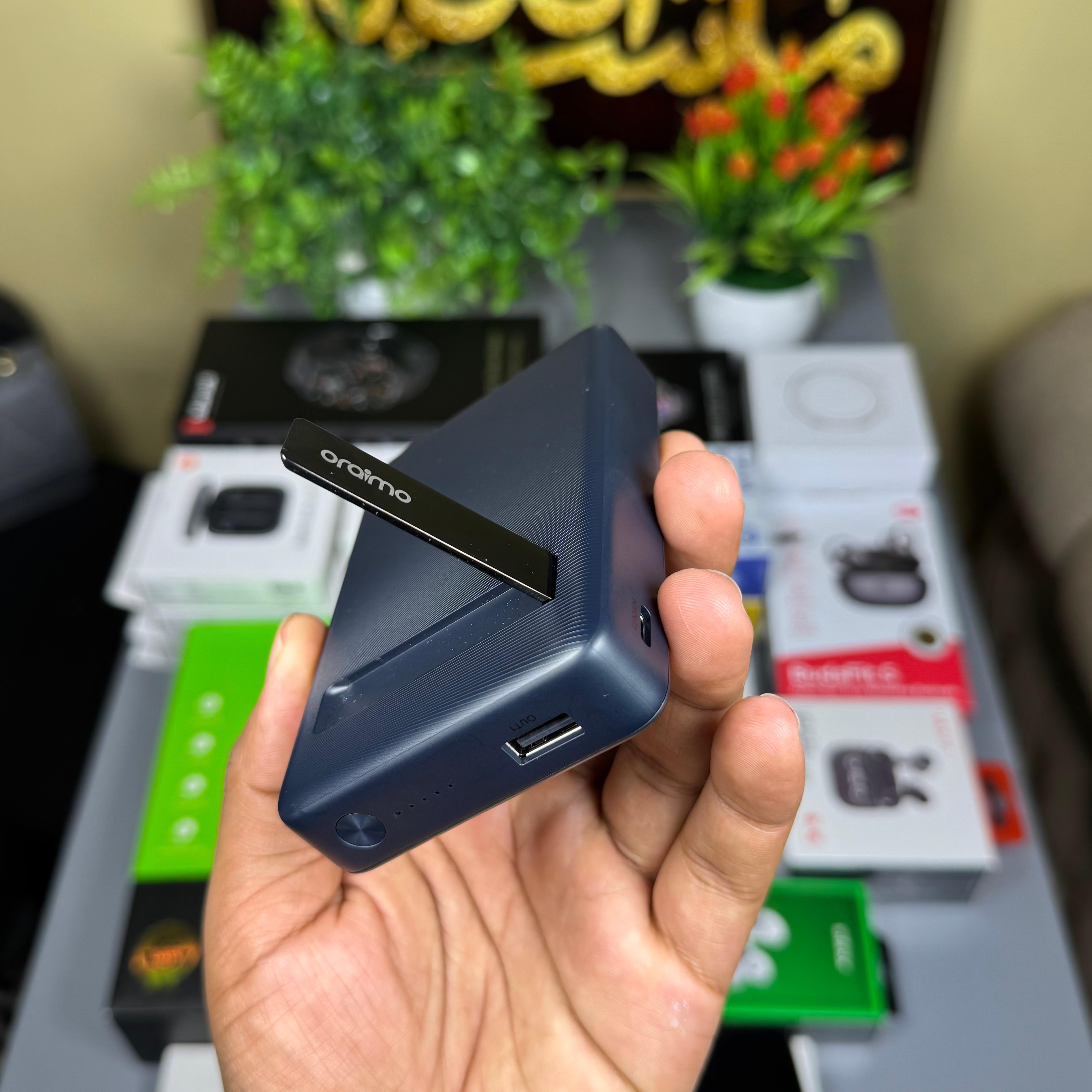 Oraimo Magpower 15 (10000mAh) Magnetic Wireless Powerbank with Fast Wired Charging image 4