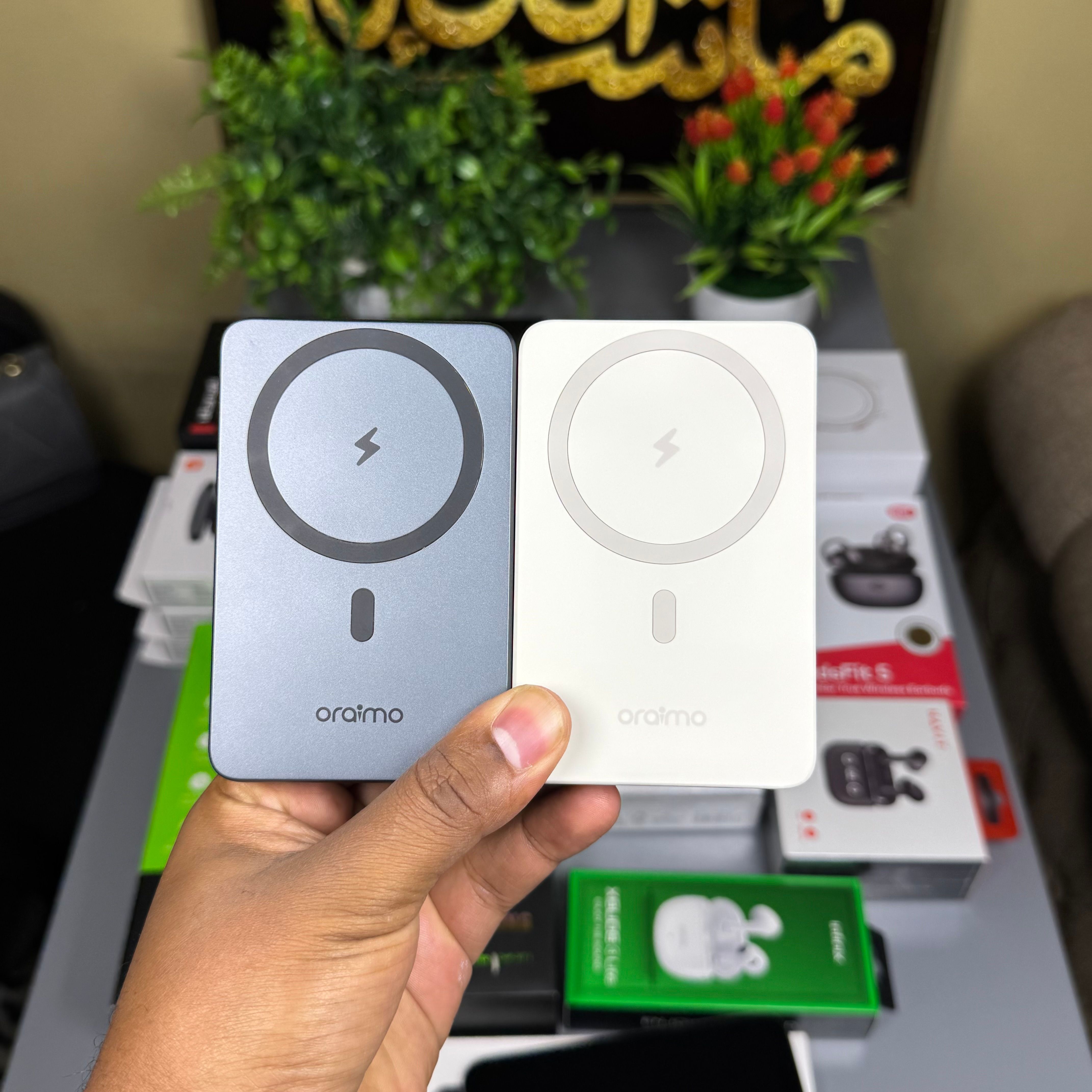 Oraimo Magpower 15 (10000mAh) Magnetic Wireless Powerbank