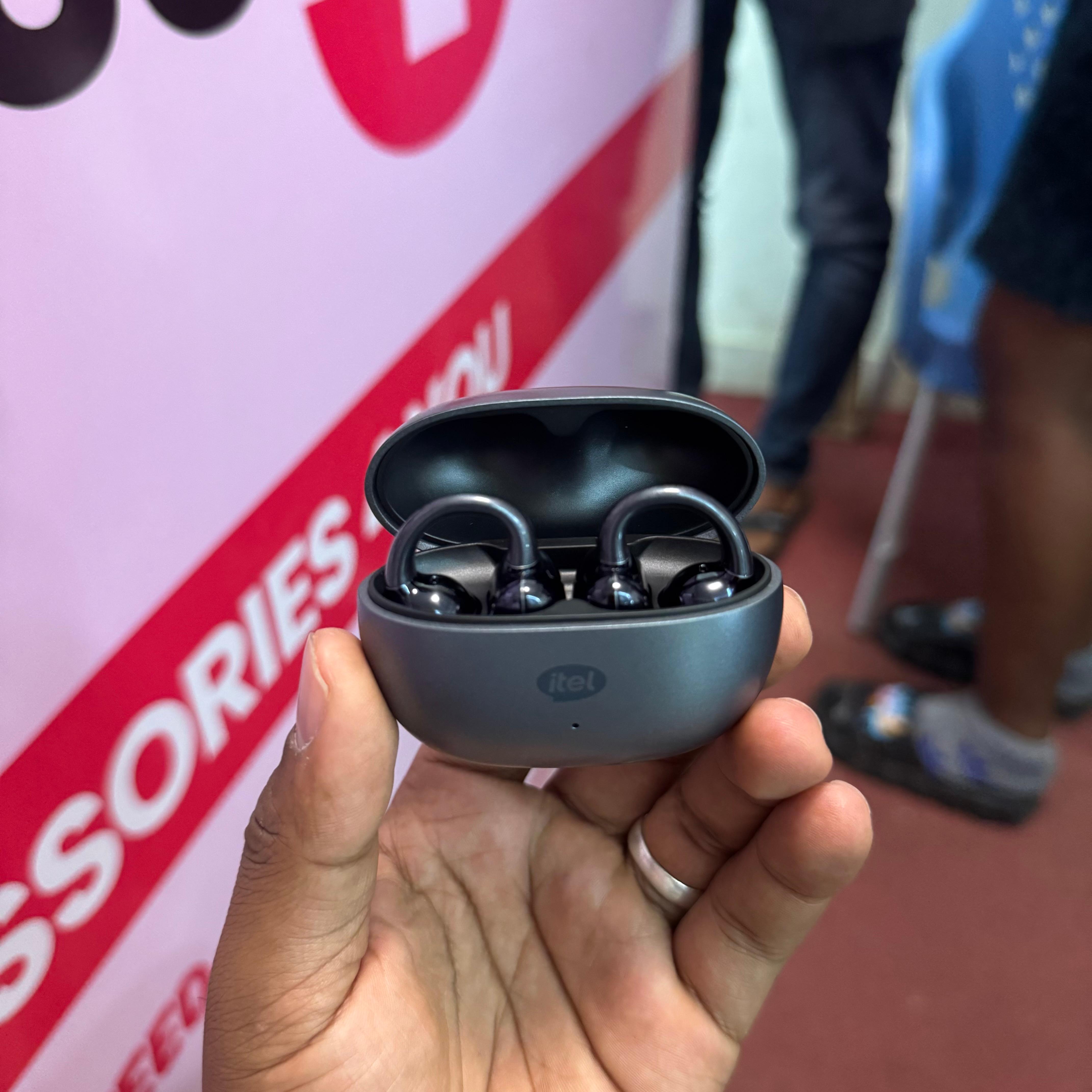 Itel BudsFit 5 Clip on Earbuds image 3