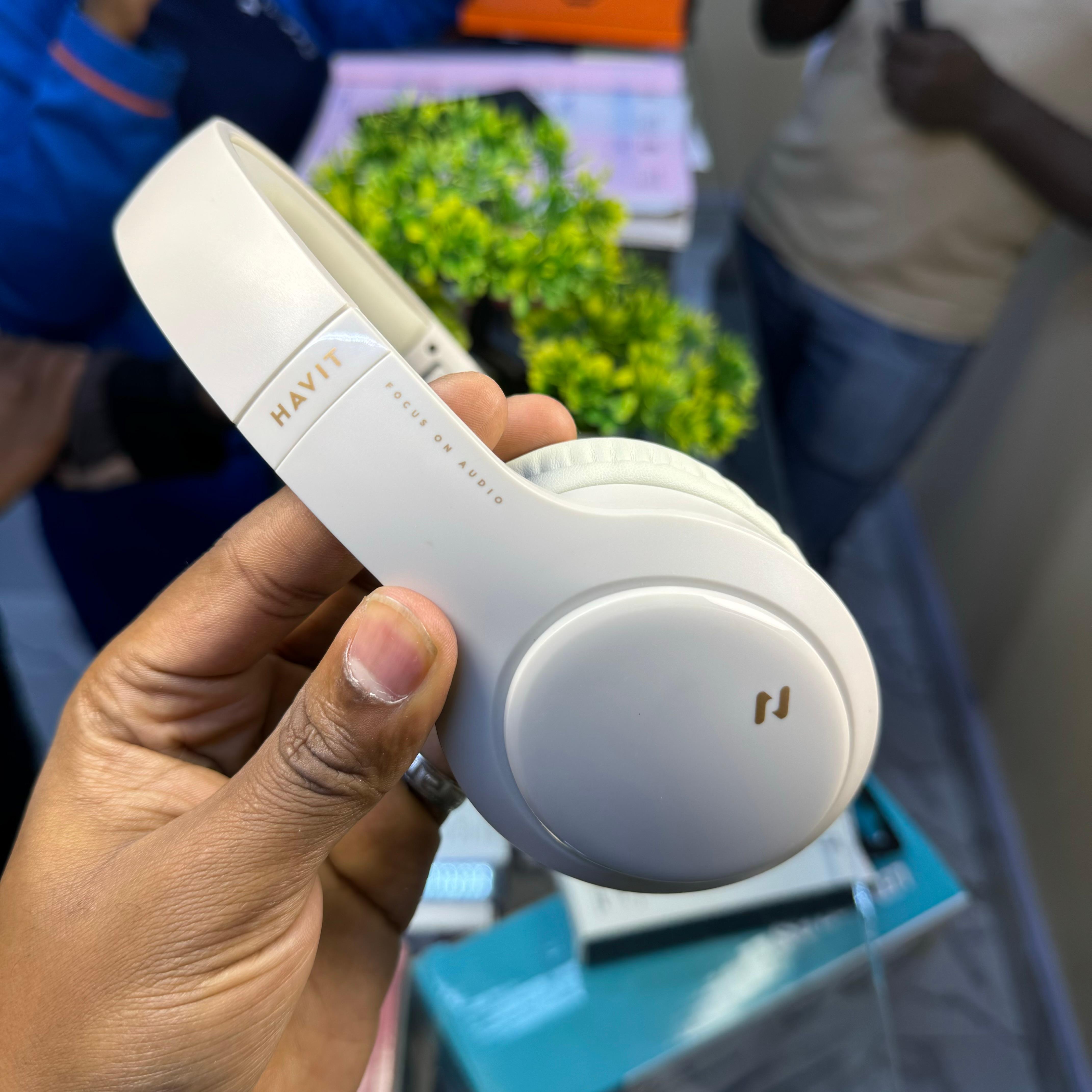 Havit 633Bt strong bass headphones image 4