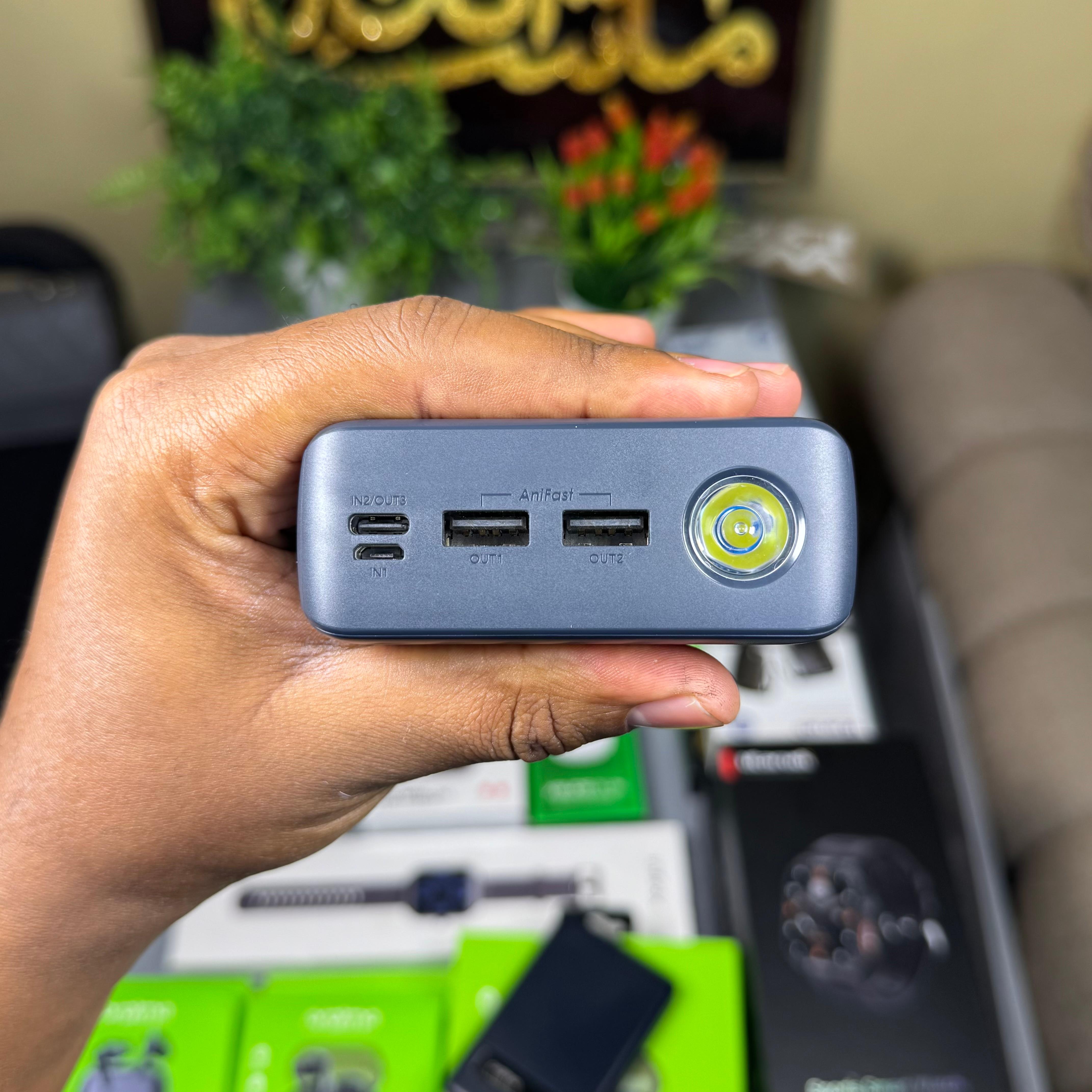 Oraimo Powerbox 300 Lit 30000mAh 15W Powerbank image 4