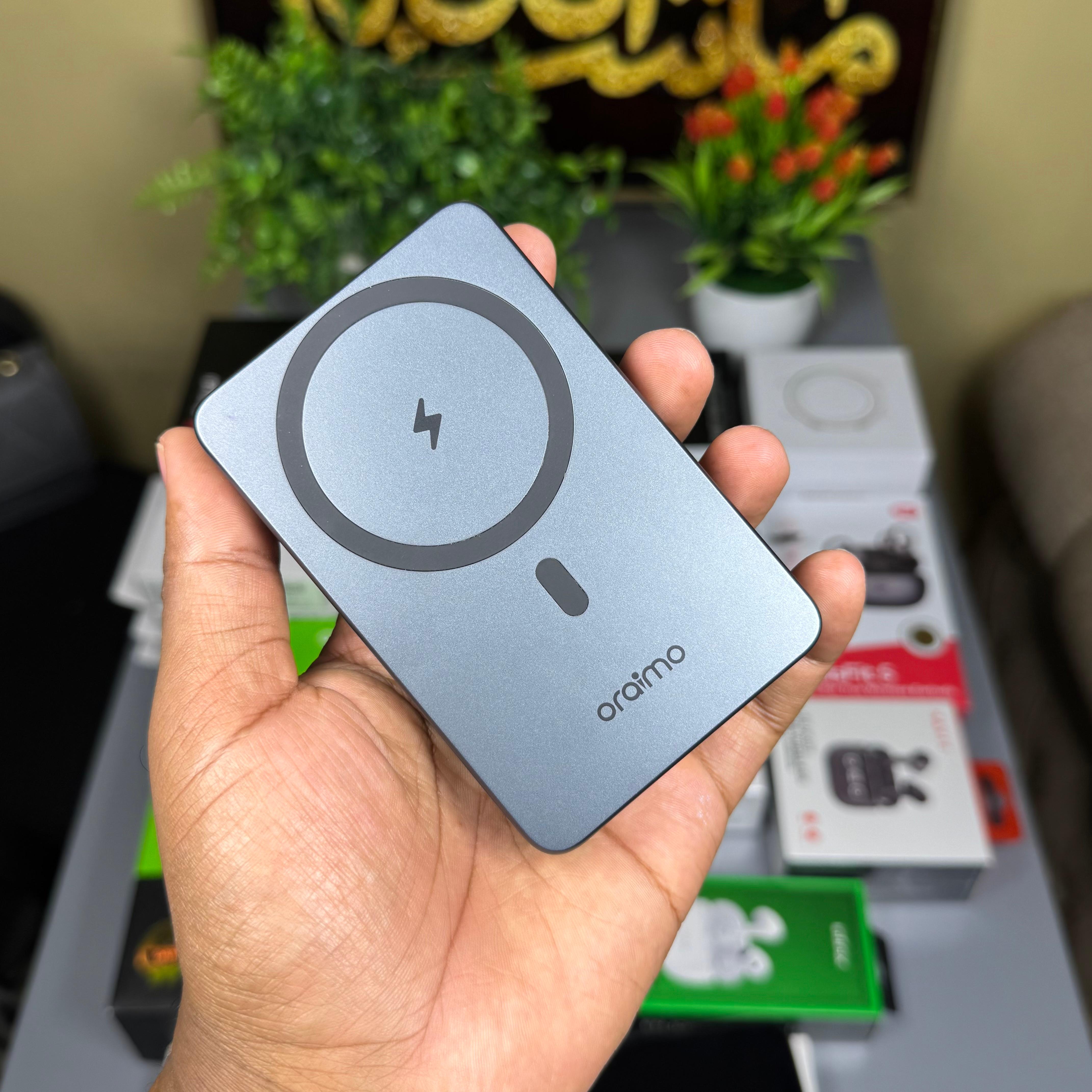 Oraimo Magpower 15 (10000mAh) Magnetic Wireless Powerbank with Fast Wired Charging image 2