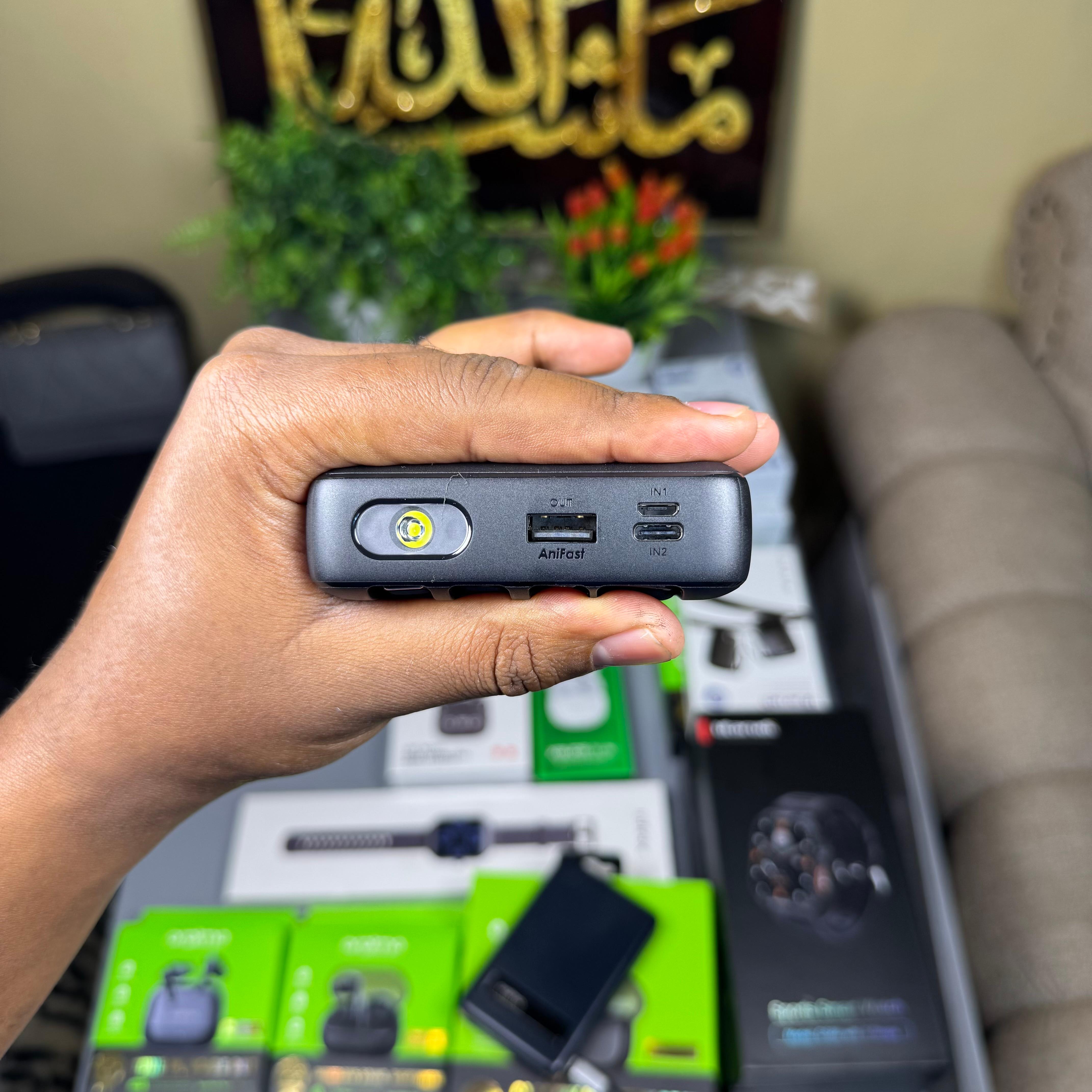 Oraimo Traveler Link 20 20000mAh Powerbank with attached cables image 4