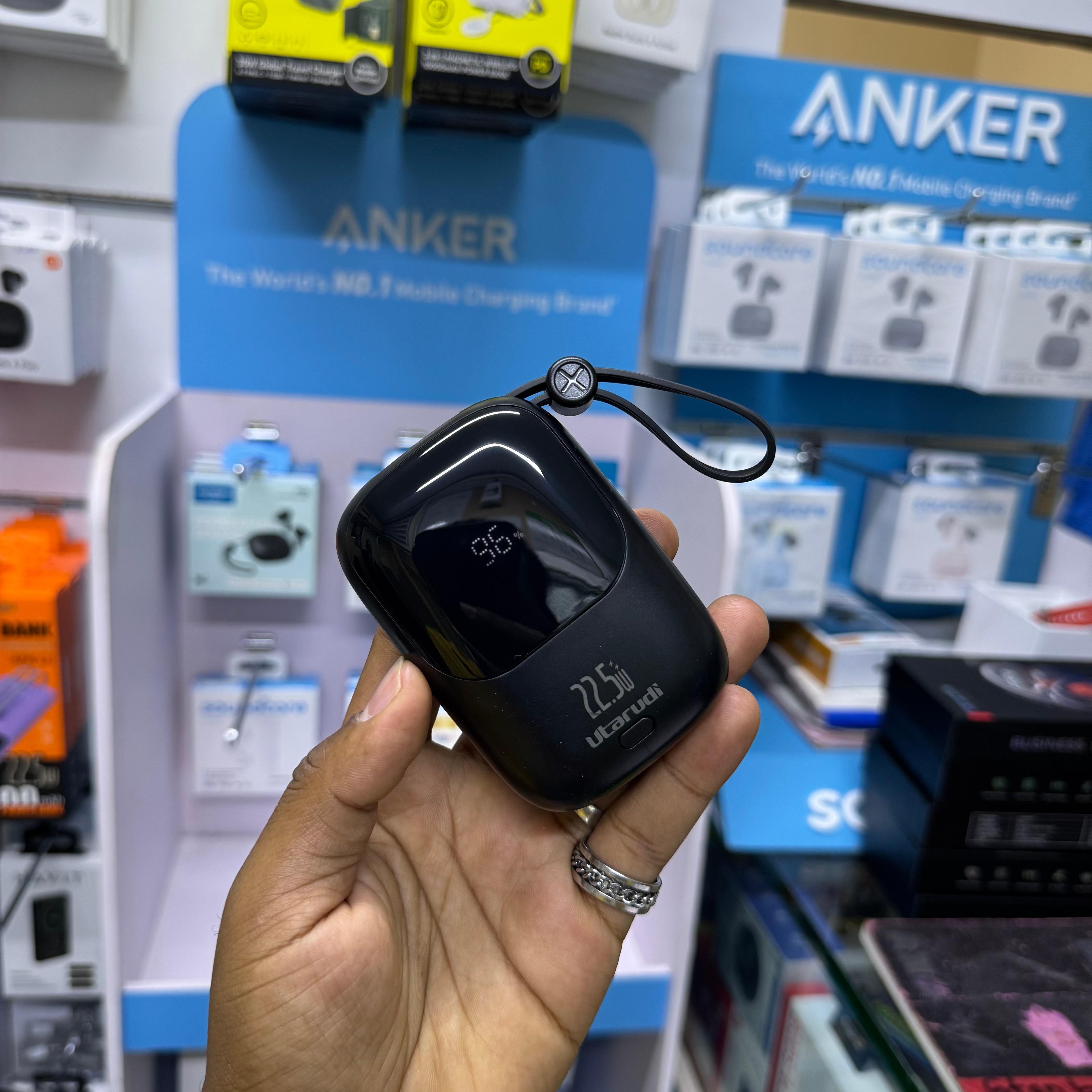 Utarudi 10000mAh portable powerbank with cables