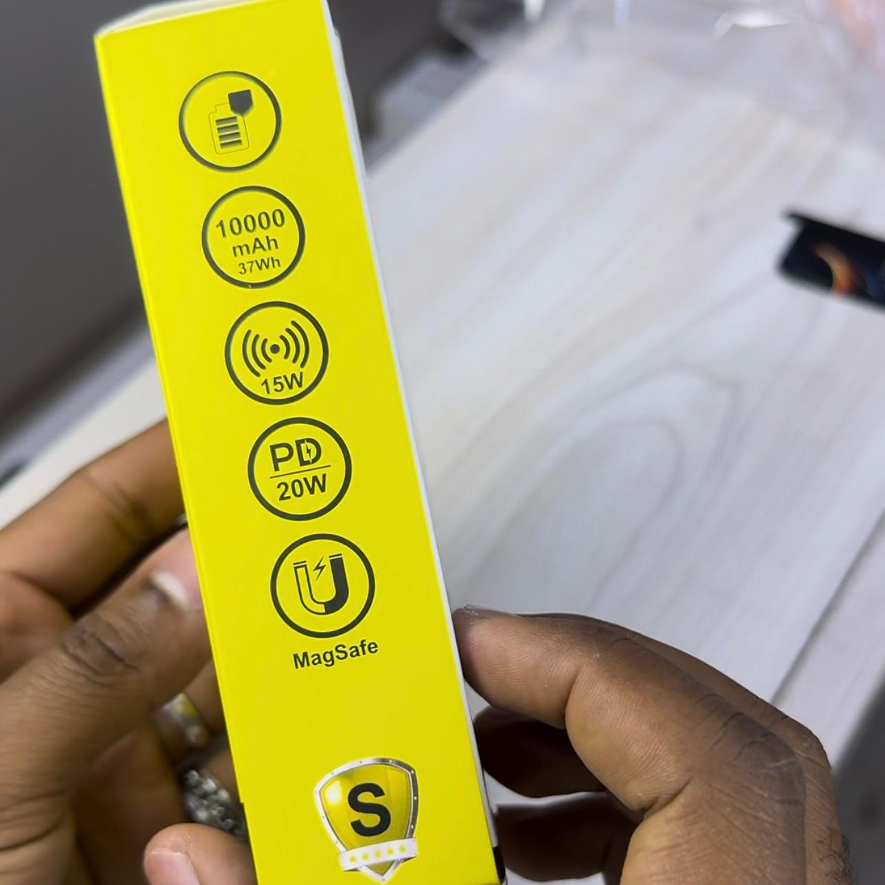 Budi 10000mAh magnetic wireless powerbank image 8