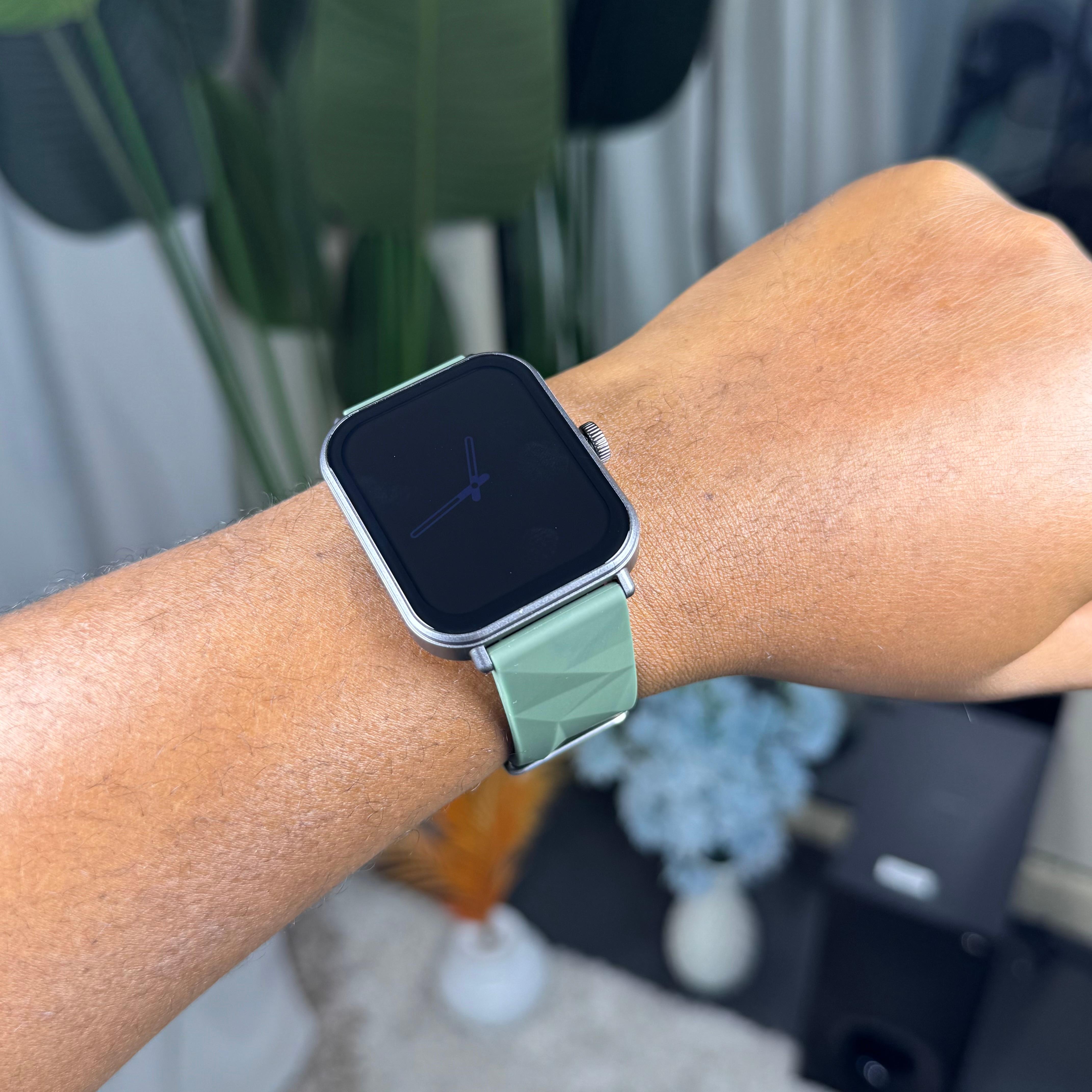 Oraimo Watch Nova 2 Lite 1.93 Amoled Small Display Smartwatch image 4