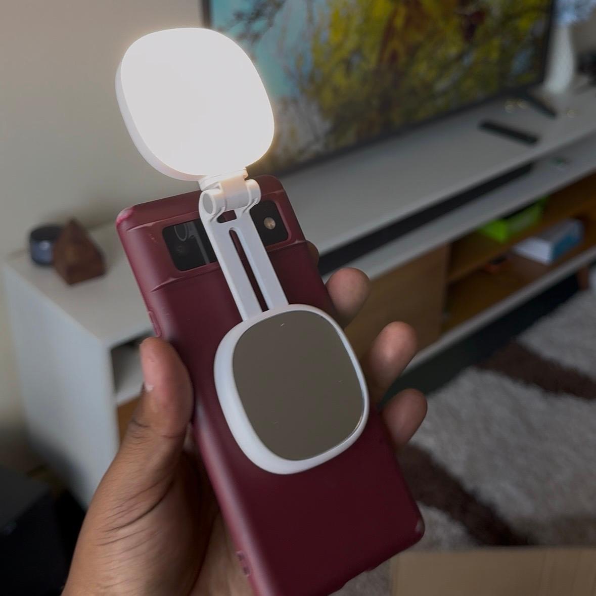 Magnetic Selfie/Fill Light image 3