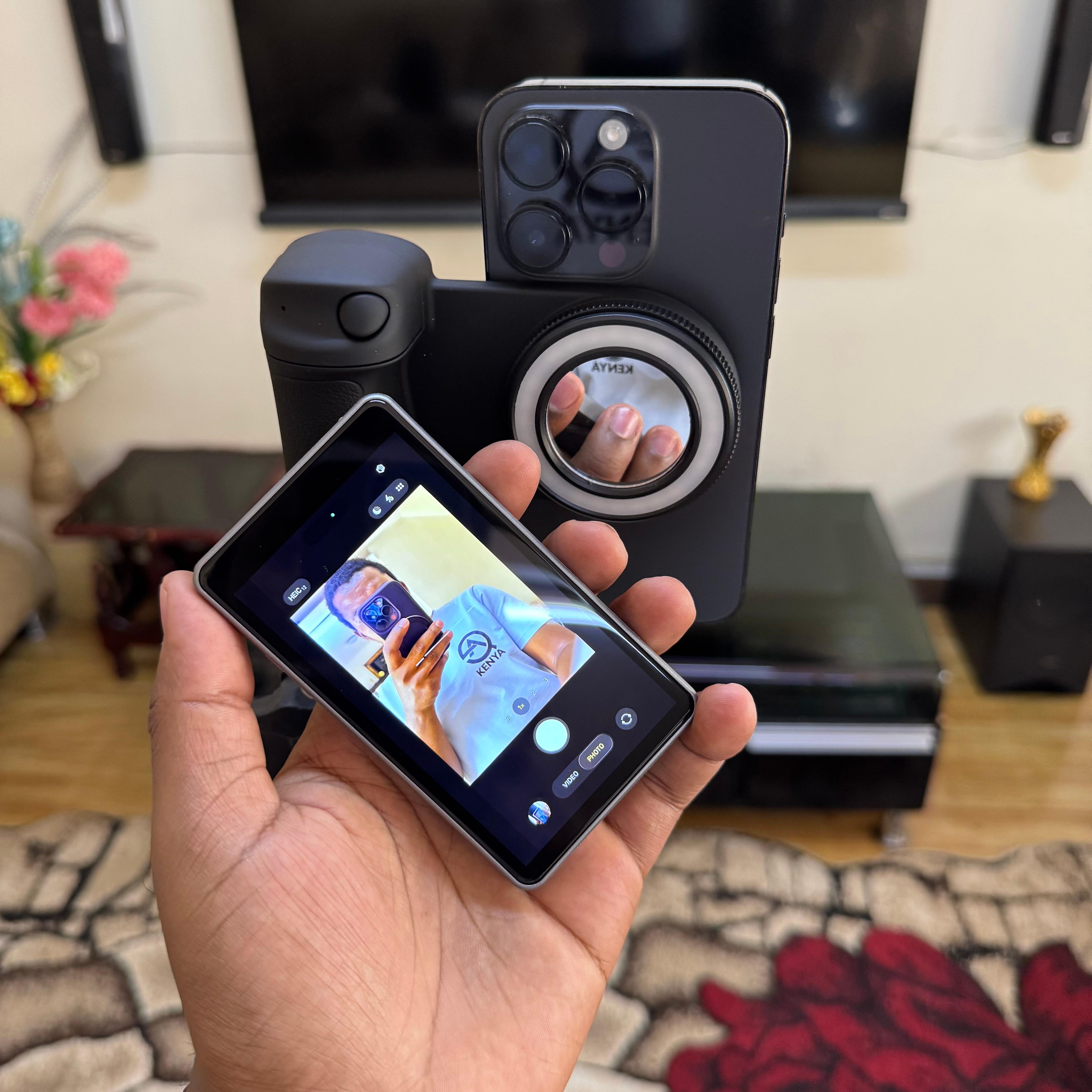 New Wireless Magnetic Phone Vlog Selfie Monitor Screen for iPhone and Android (Mini Secondary Screen) image 2