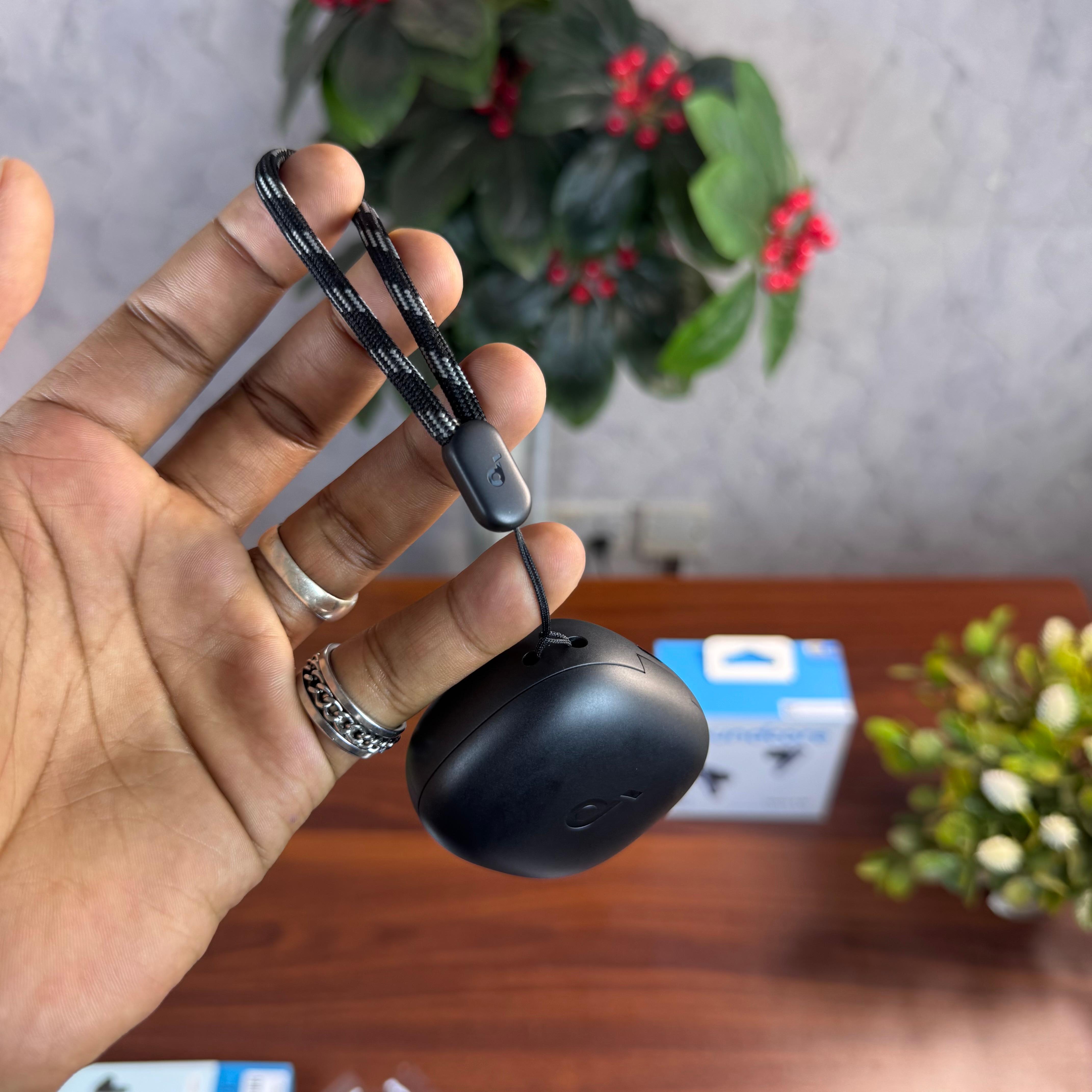 Soundcore R50i with rubber tips image 2