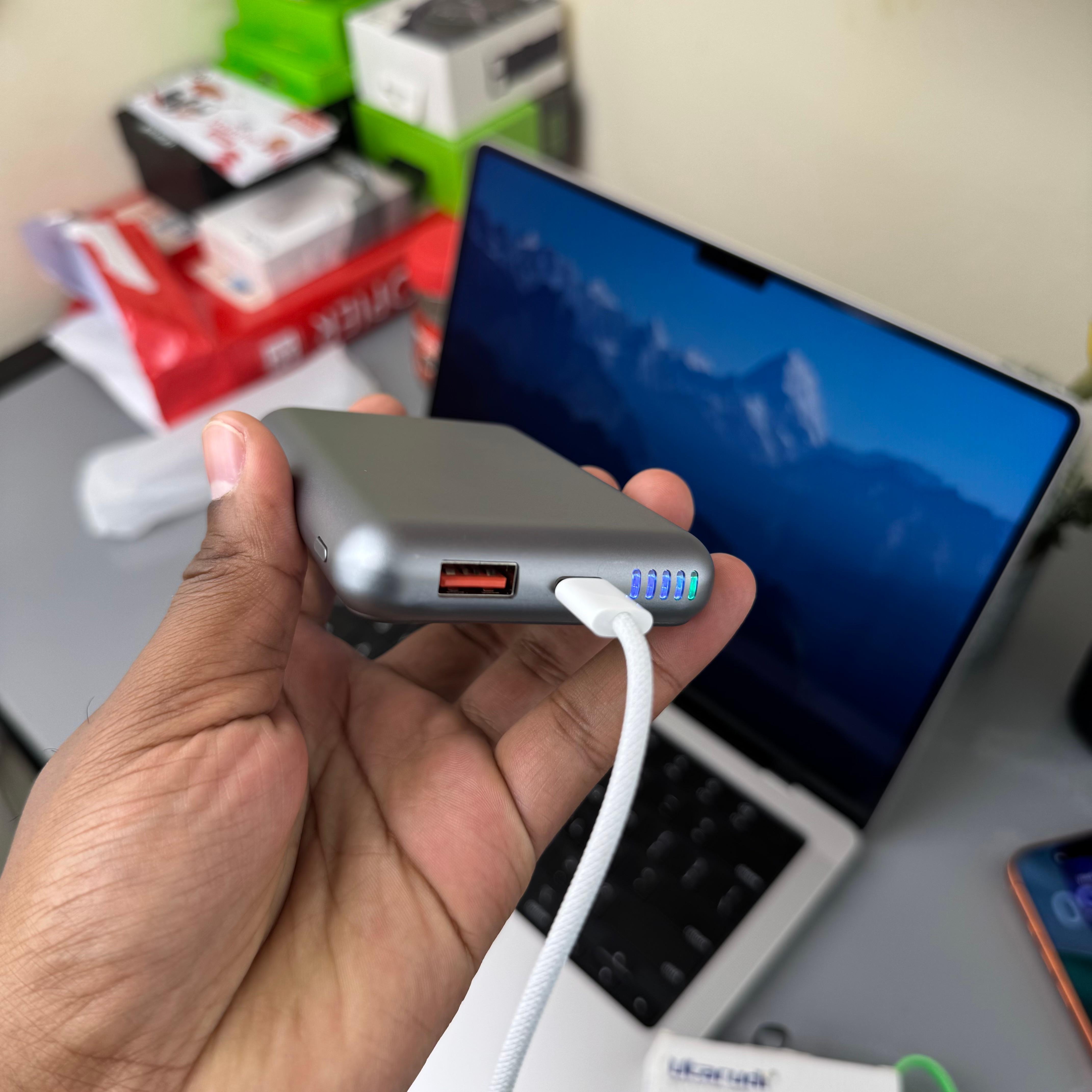 Utarudi 22.5W Powerbank with Wireless Charging Support image 3