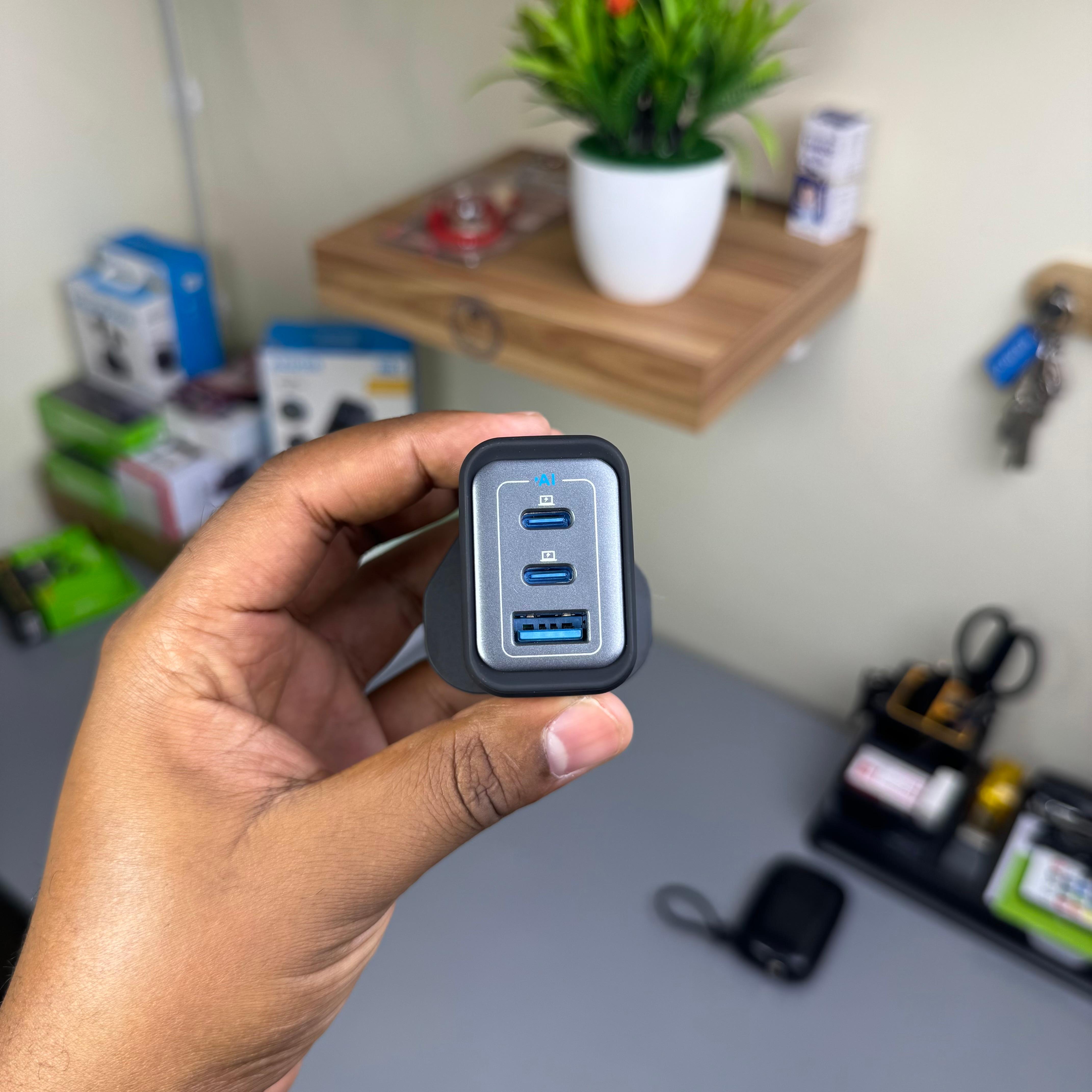 Itel Charger Flow I 65W Tripple Port GaN Phone and Laptop Charger image 3