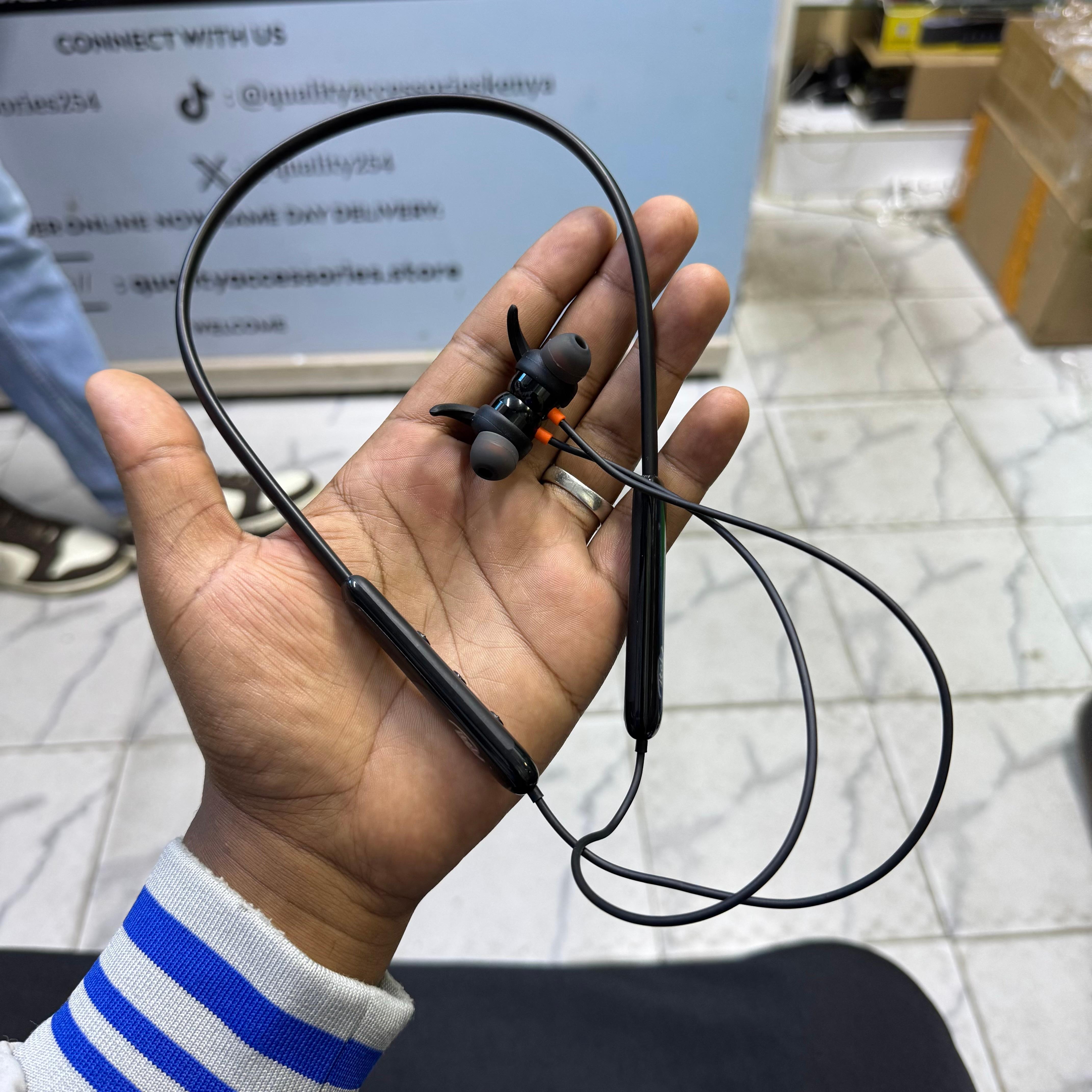 Itel Wireless Neckband with 12 Hour Playback image 4