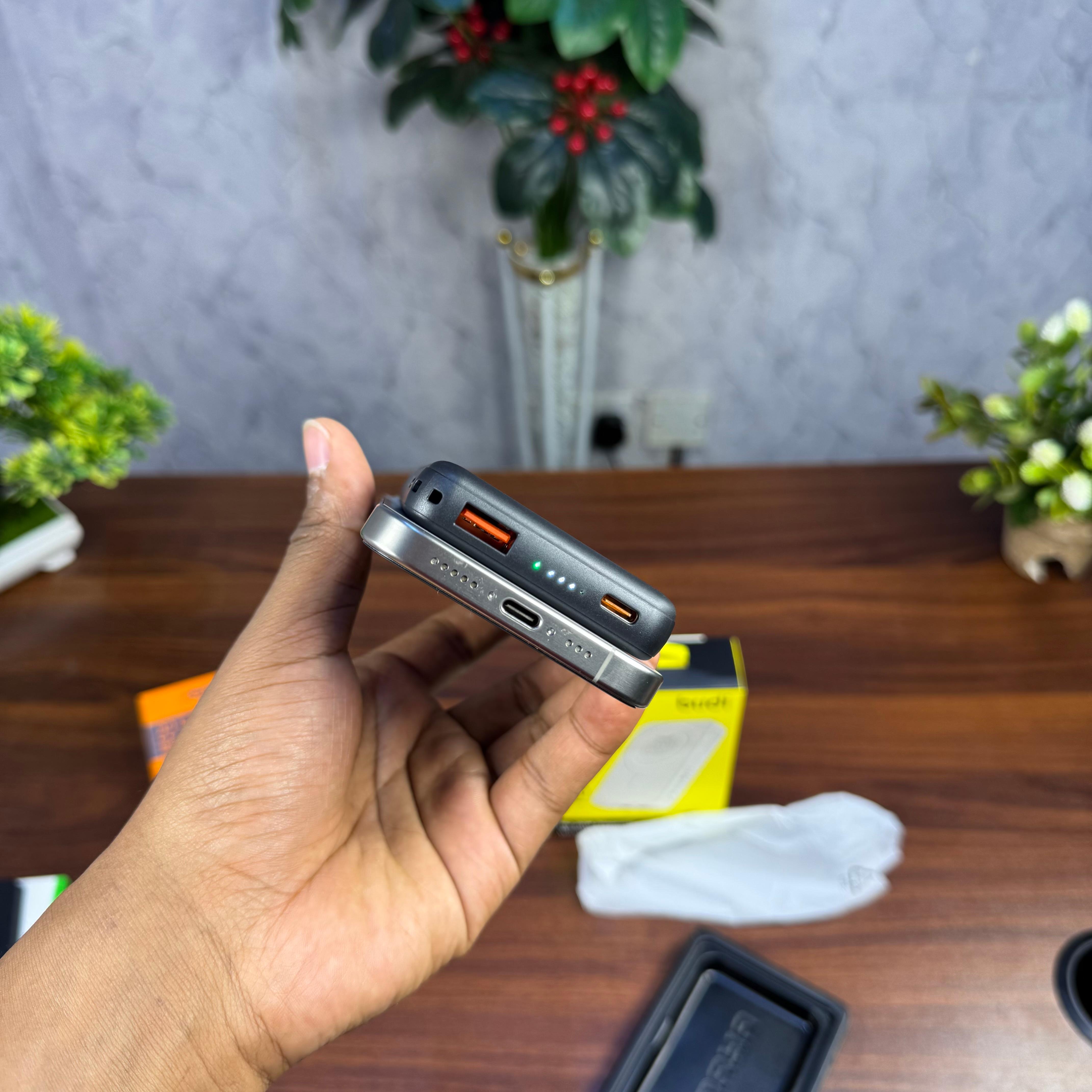 Amaya 5000mAh Magnetic Wireless Powerbank image 4