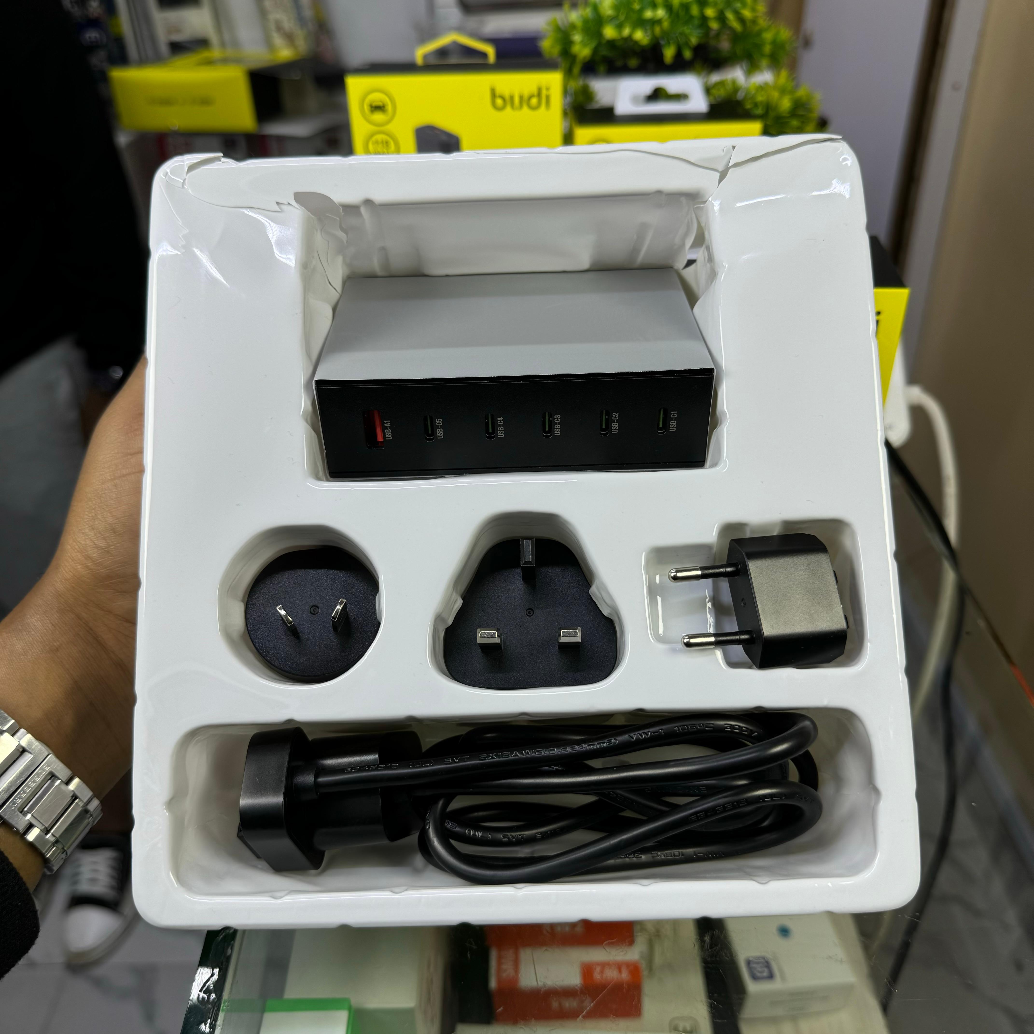 Budi 160W 6 Ports Global Super fast charger image 3