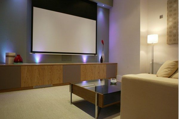 QMJM JM100GEV-TR Motorized Projector Screen 100″
