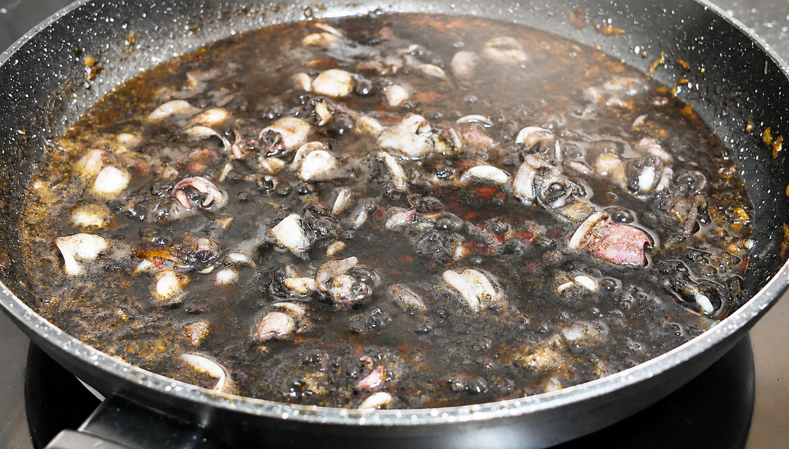 Calamares en su tinta