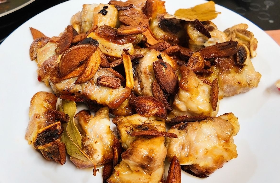 Cotillas de cerdo al ajillo