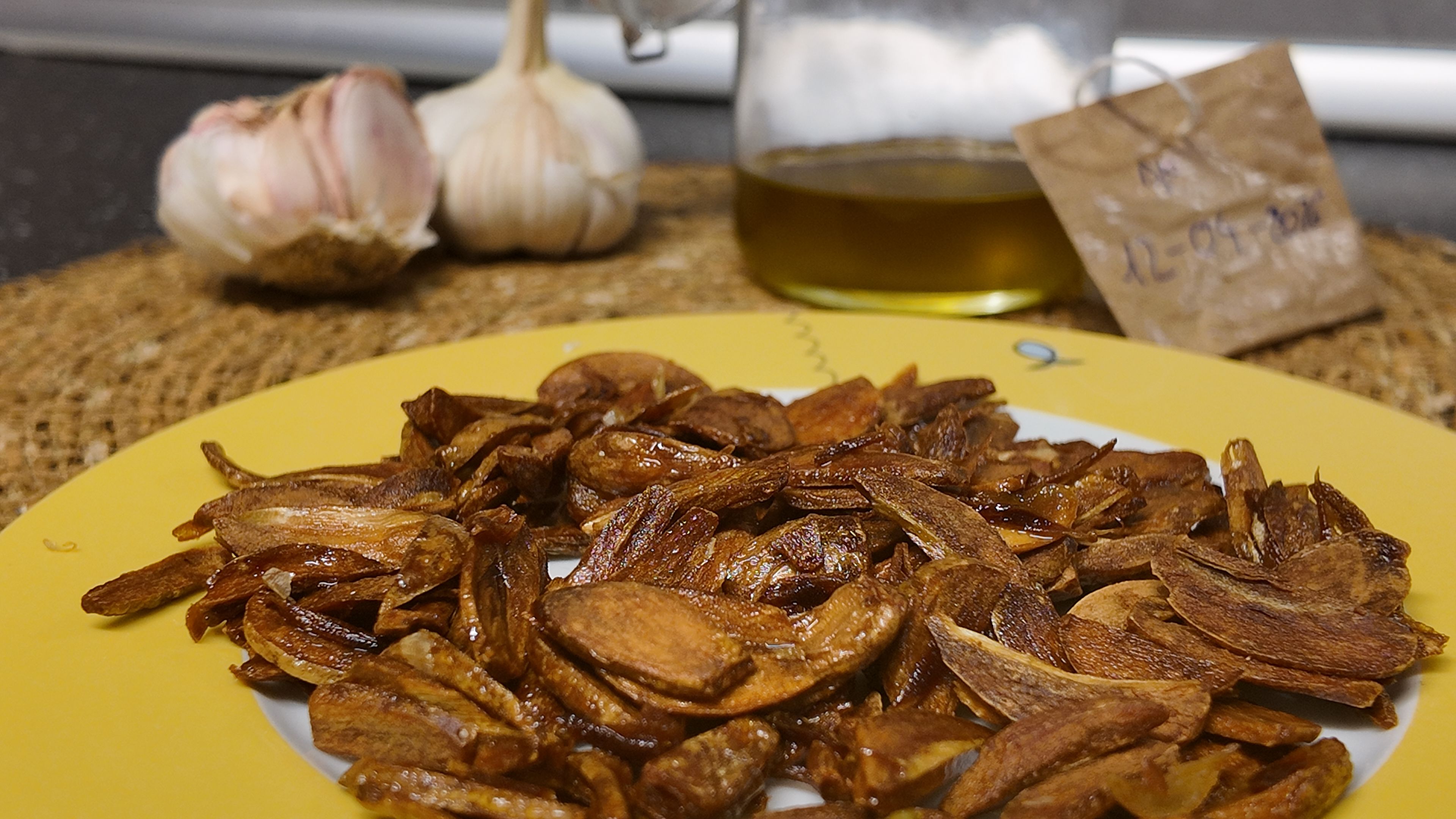Ajos crujientes y aceite de ajo