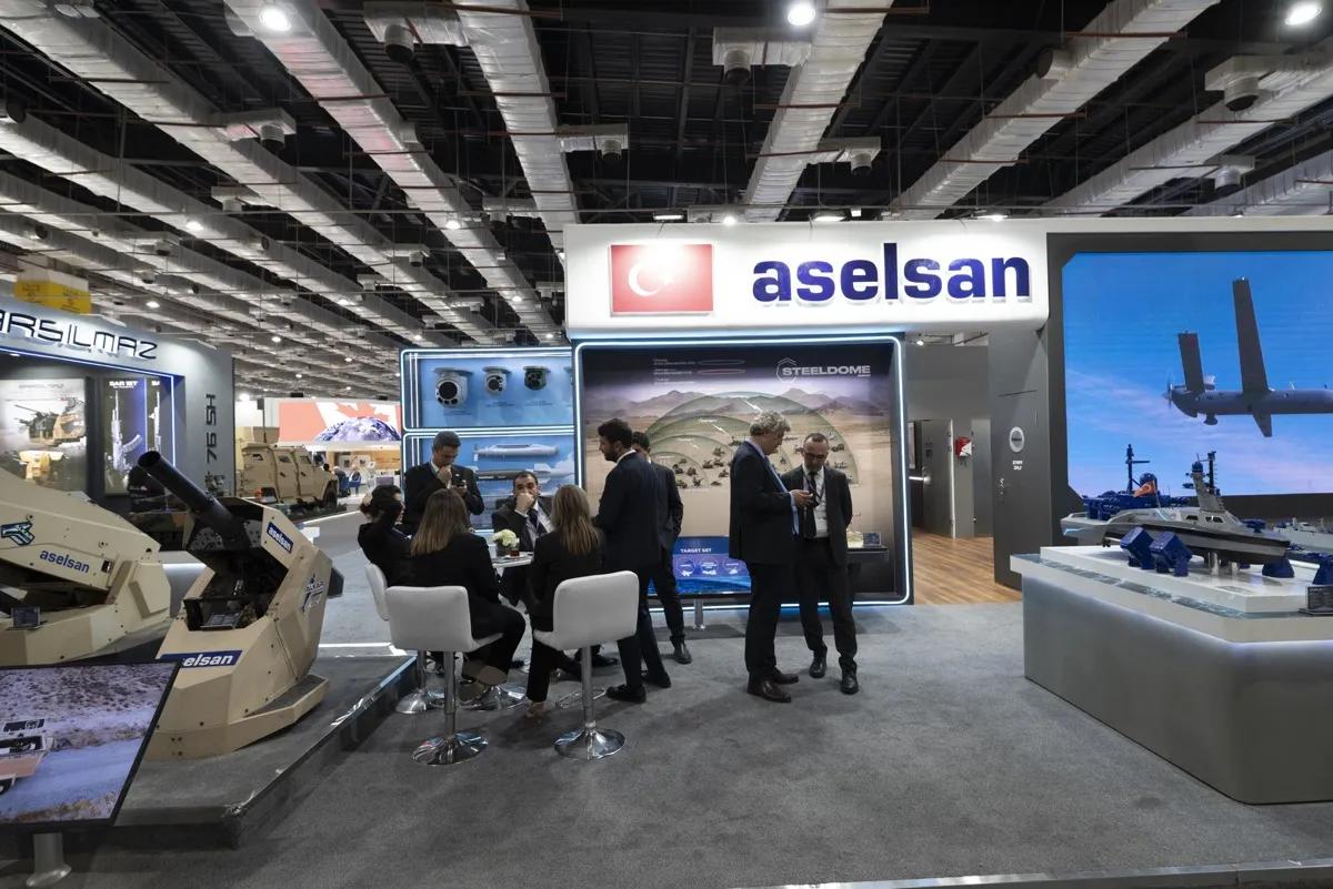 Stand fréquenté par les visiteurs pendant le salon