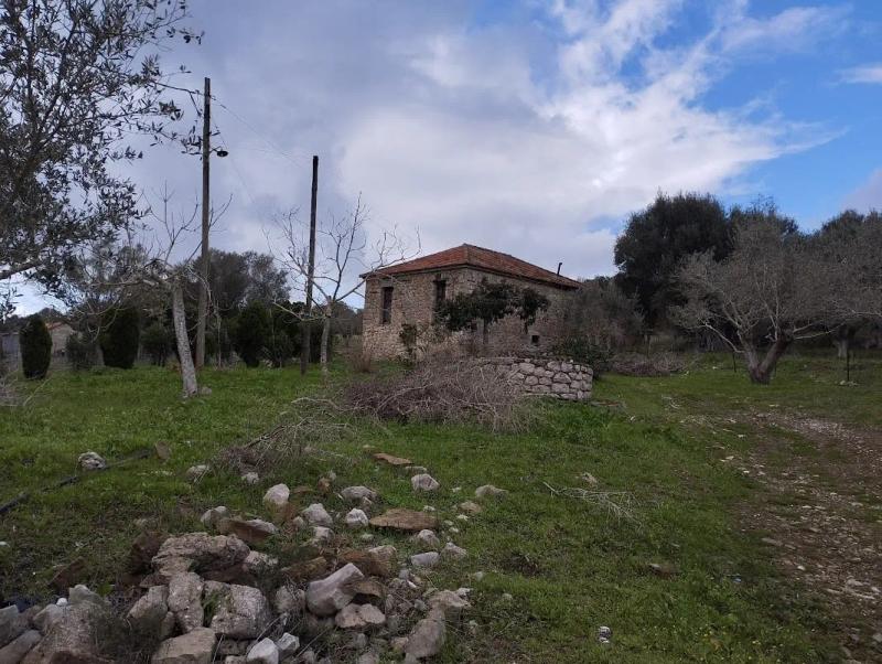 Zu verkaufen Steinhaus in dem Dorf Kynigos Messenien