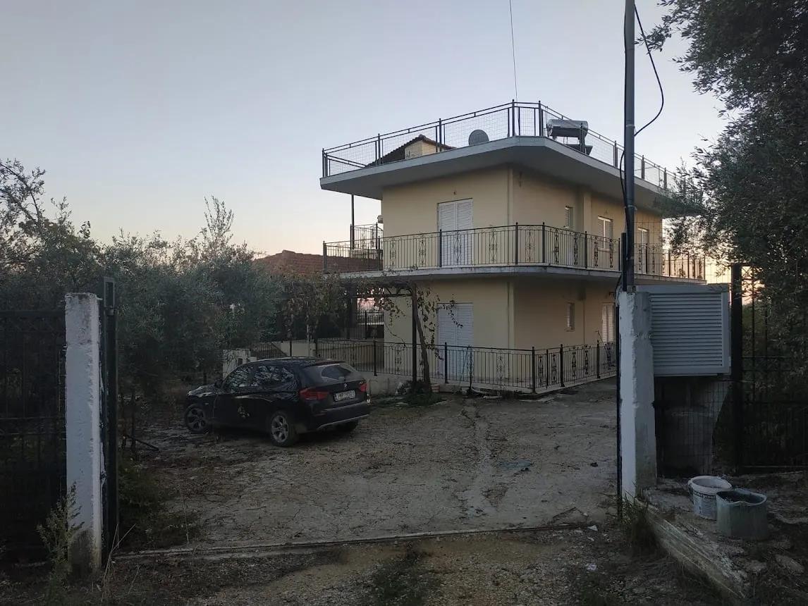 Alleinstehendes Haus zum Verkauf in Ampelofyto Messinia