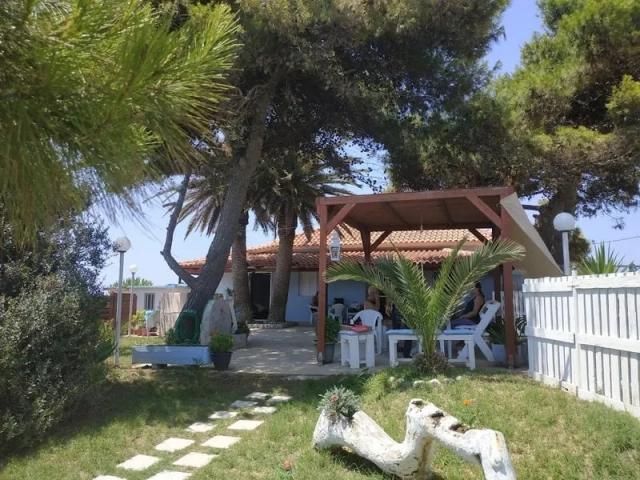 Einfamilienhaus am Meer zu verkaufen in Vromoneri Messinia Peloponnes