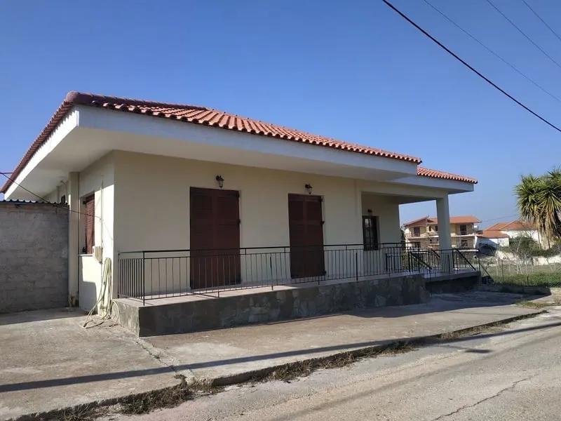 Freistehendes Haus zur Miete in Kremidia Messinia