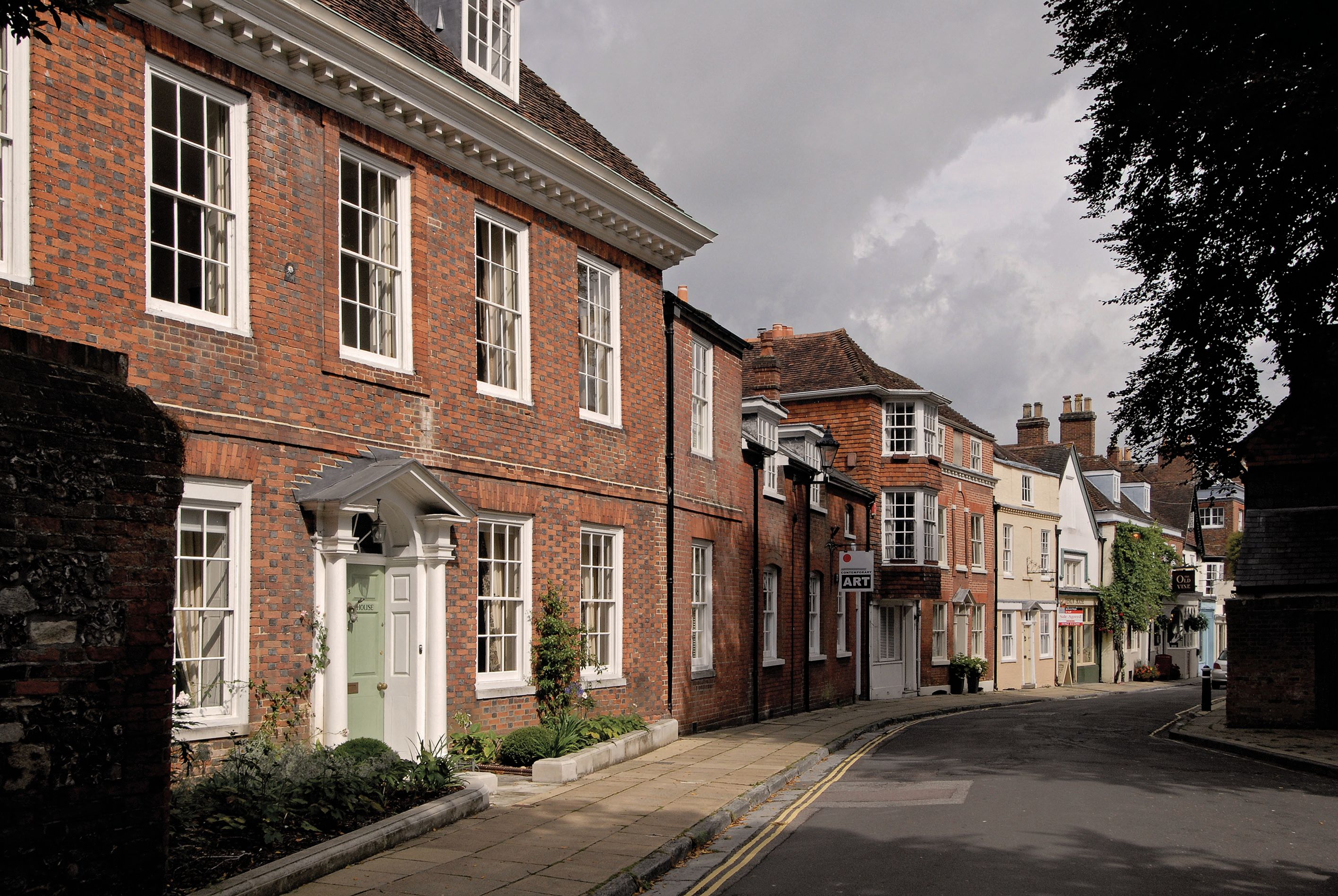 Dating from the early 18th century this listed house, overlooks the medieval cathedral in Winchester