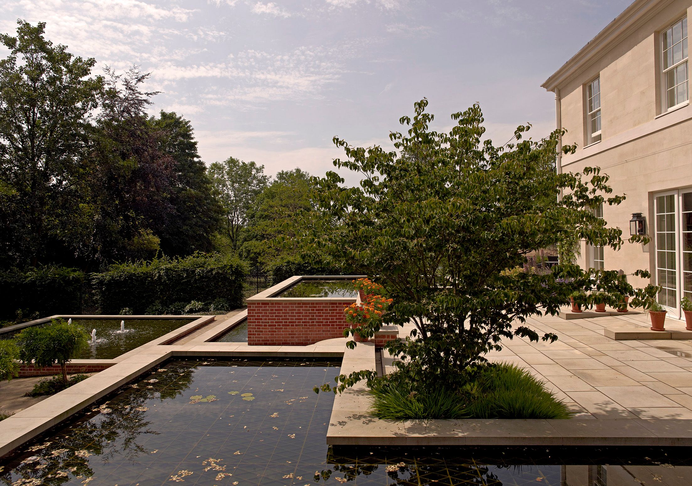 Staggered height water pools 