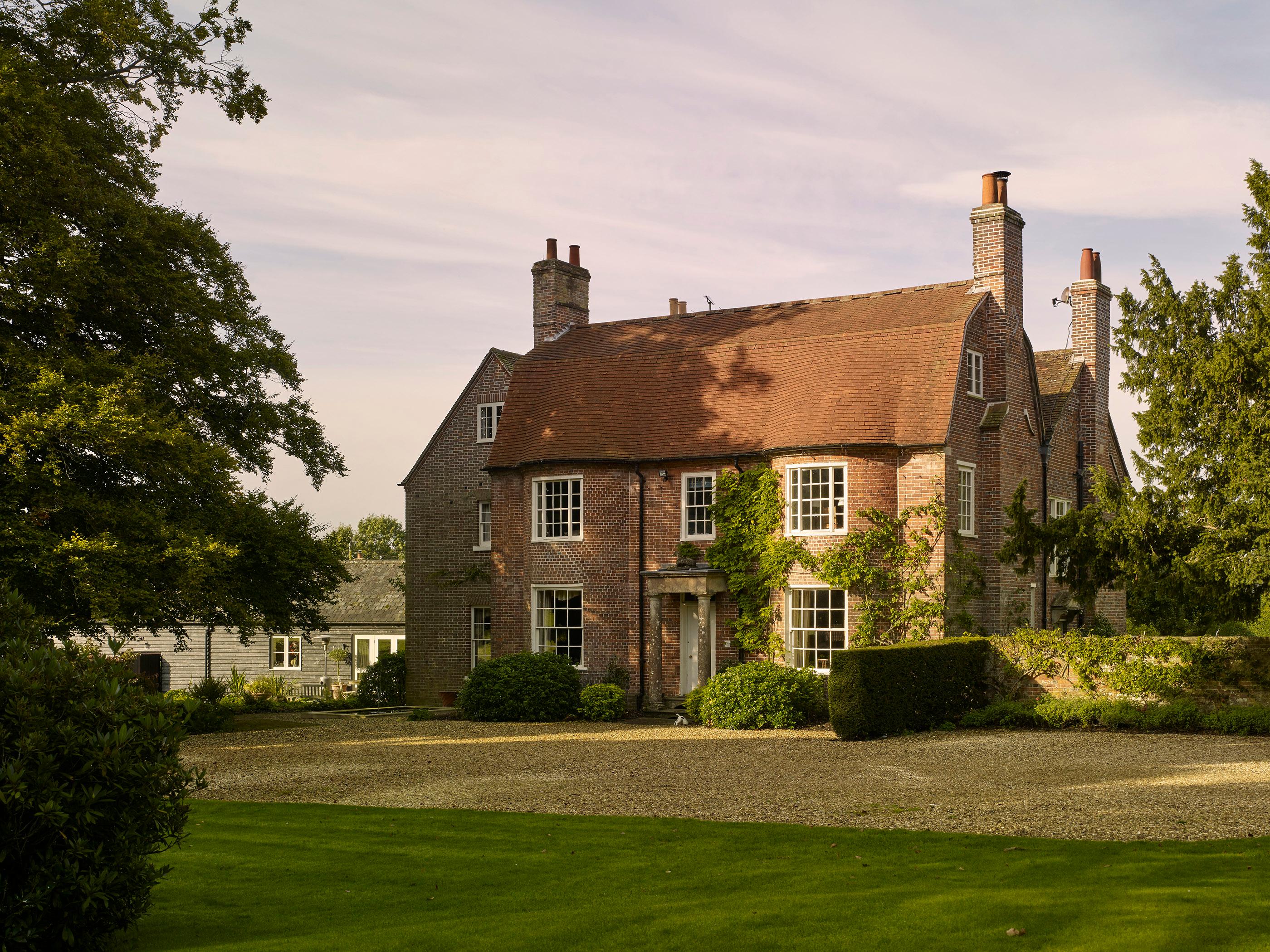 Modernising Grade II Domestic Revival House, Wiltshire