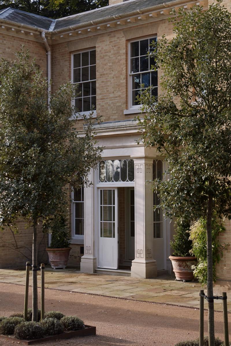Modern Grange, a new regency house in Hampshire